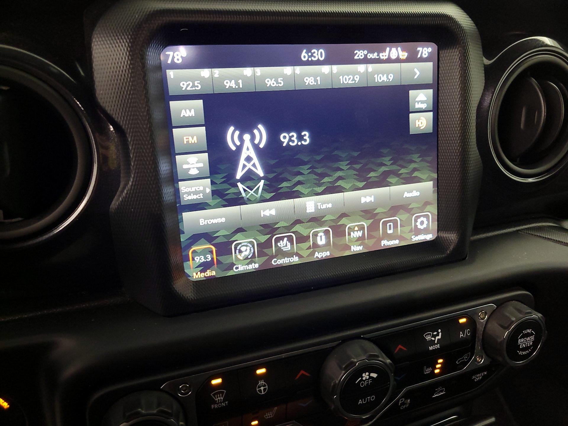 Thumbnail: 2022 Jeep Wrangler - 16