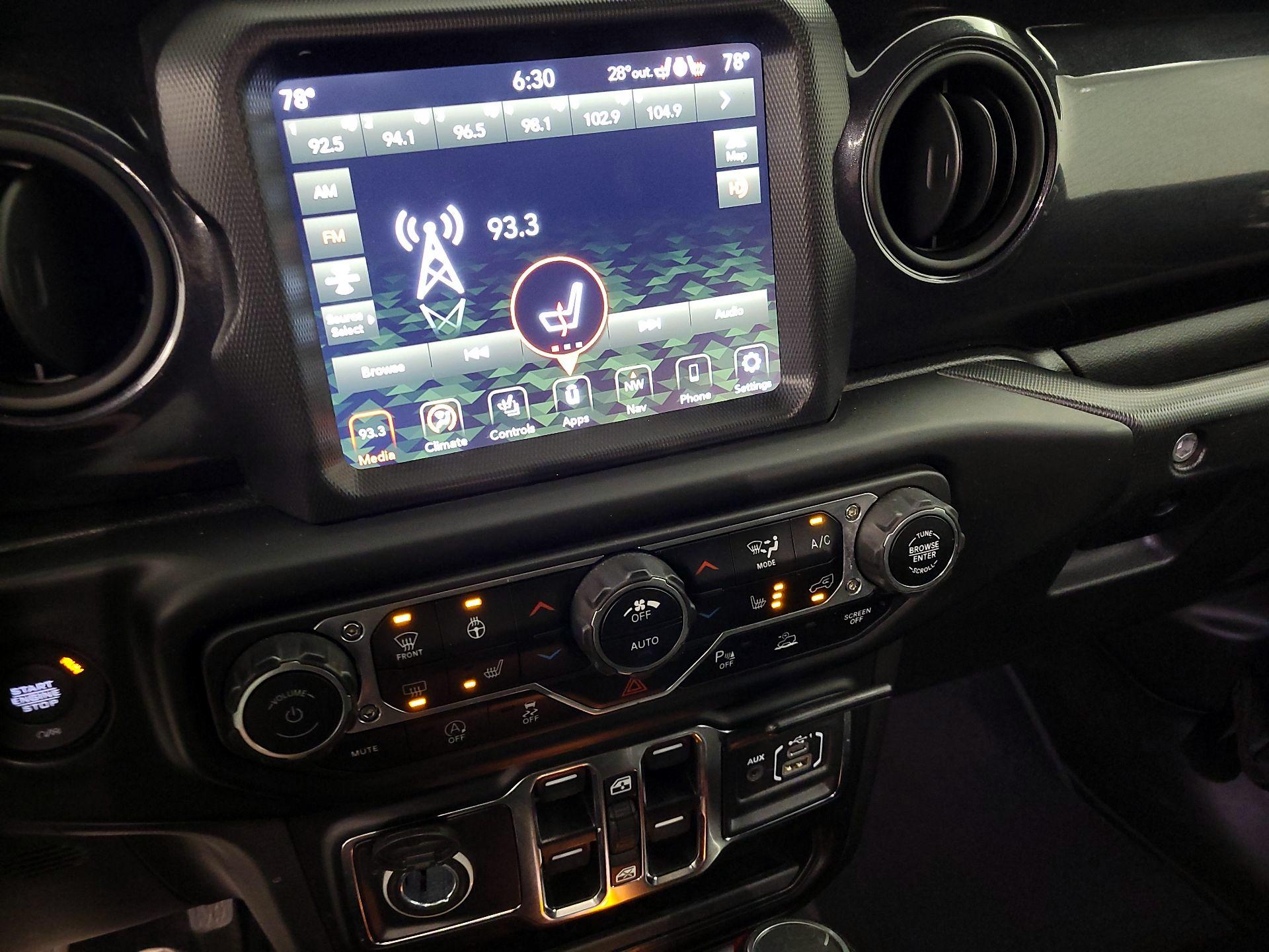 Thumbnail: 2022 Jeep Wrangler - 17