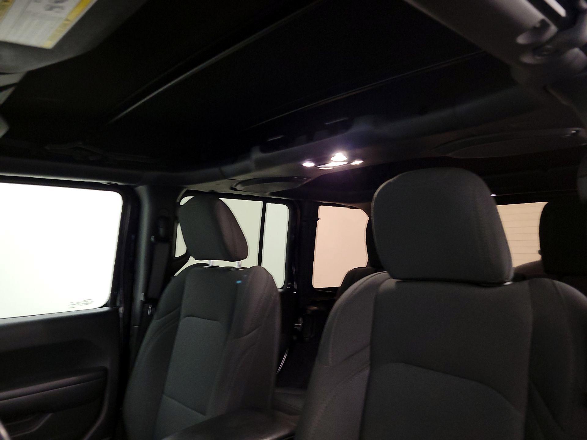 Thumbnail: 2022 Jeep Wrangler - 20