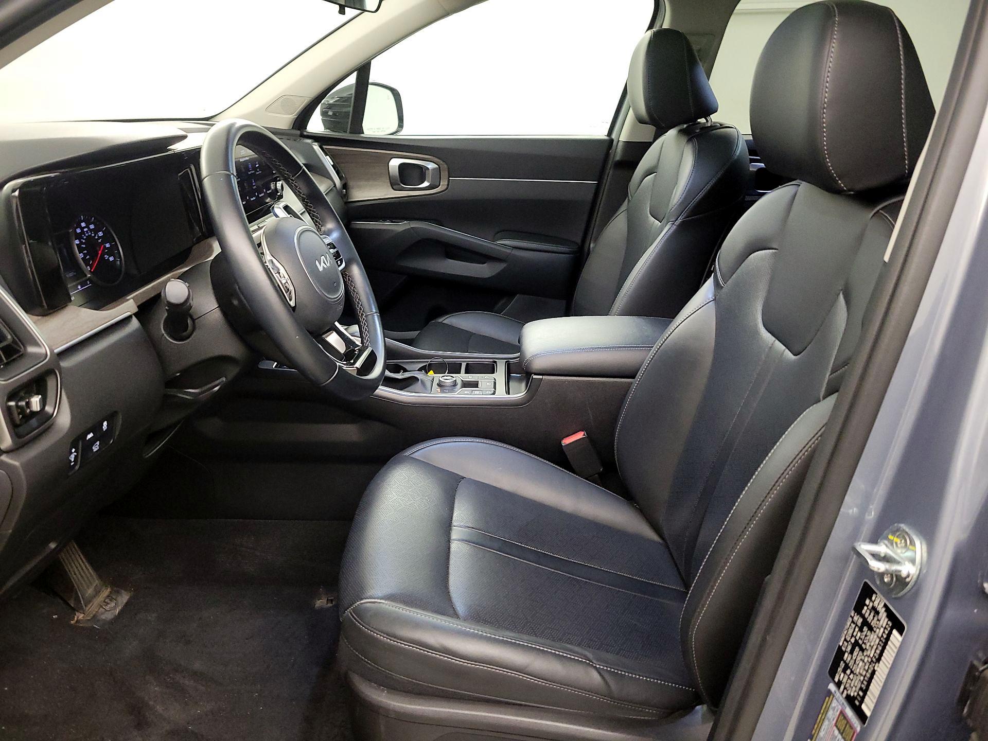 Thumbnail: 2022 Kia Sorento - 11