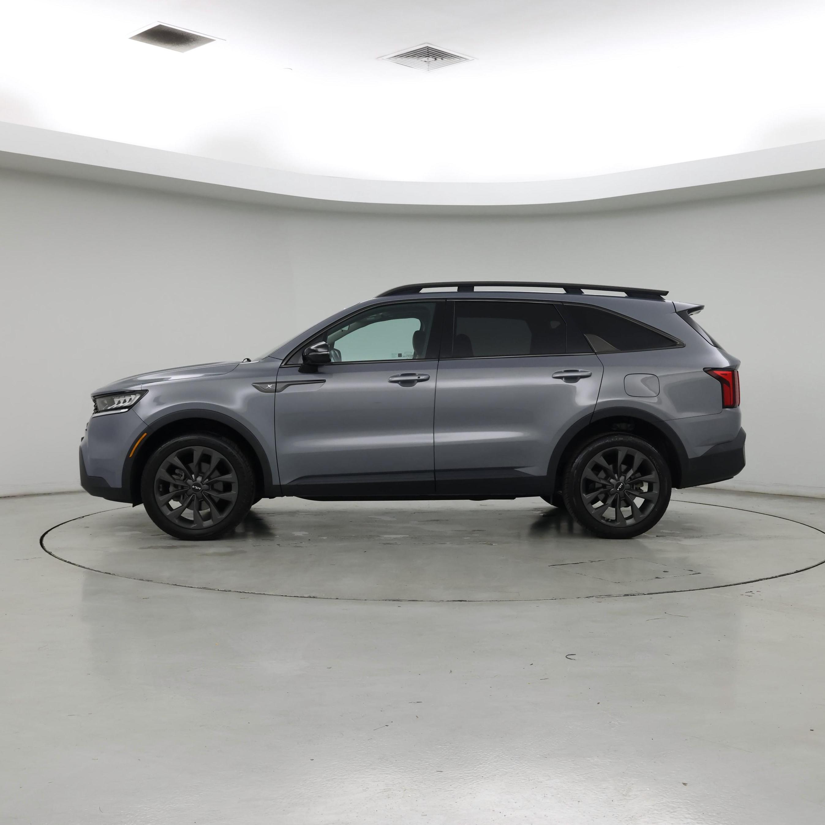 Thumbnail: 2022 Kia Sorento - 3