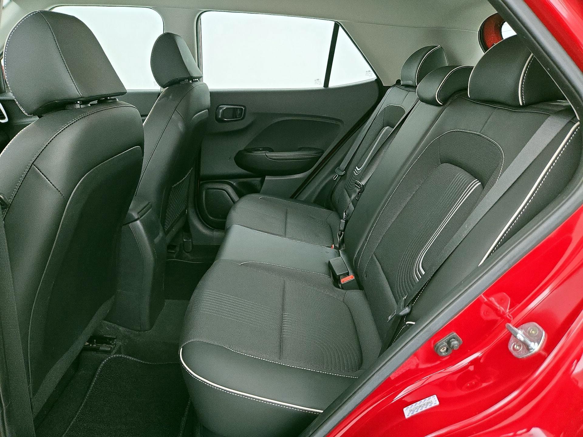 Thumbnail: 2023 Hyundai Venue - 20