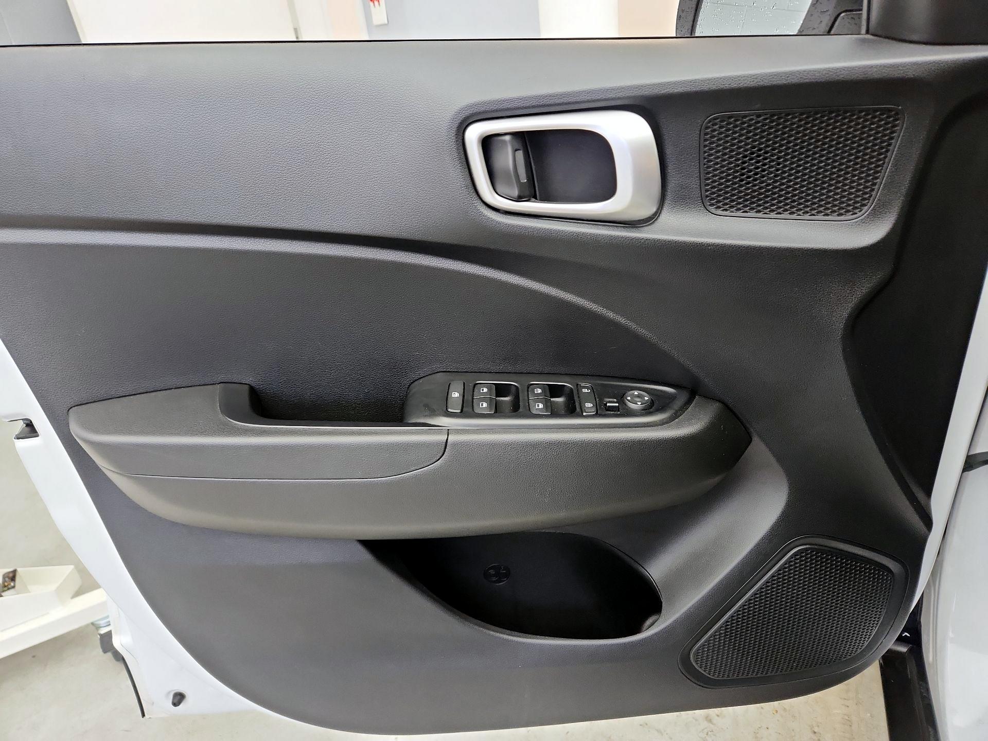 Thumbnail: 2022 Hyundai Venue - 12