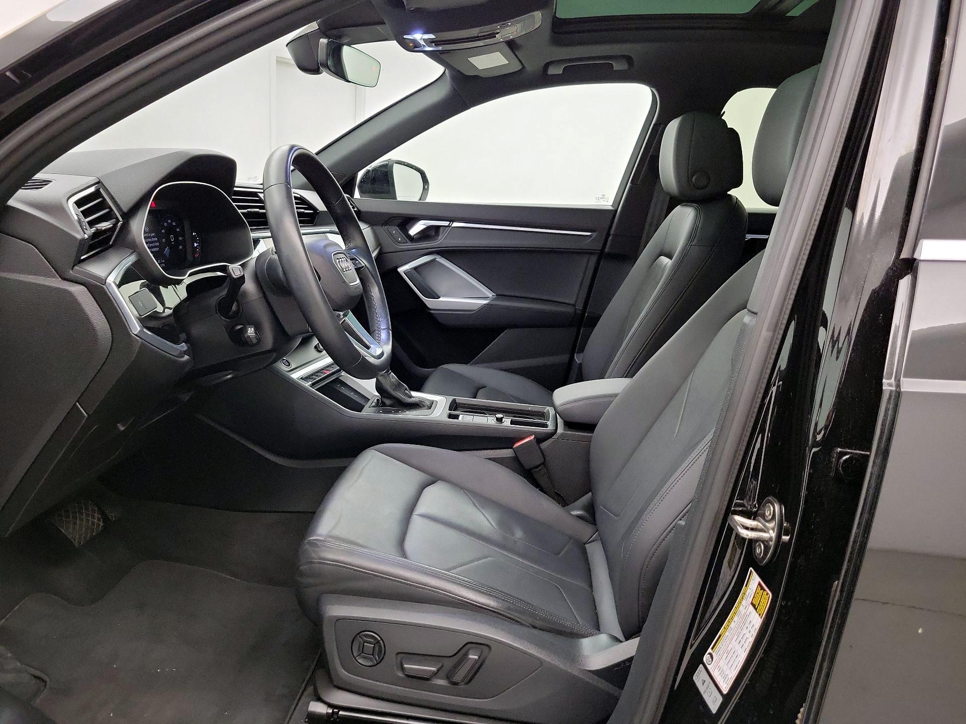 Thumbnail: 2022 Audi Q3 - 11