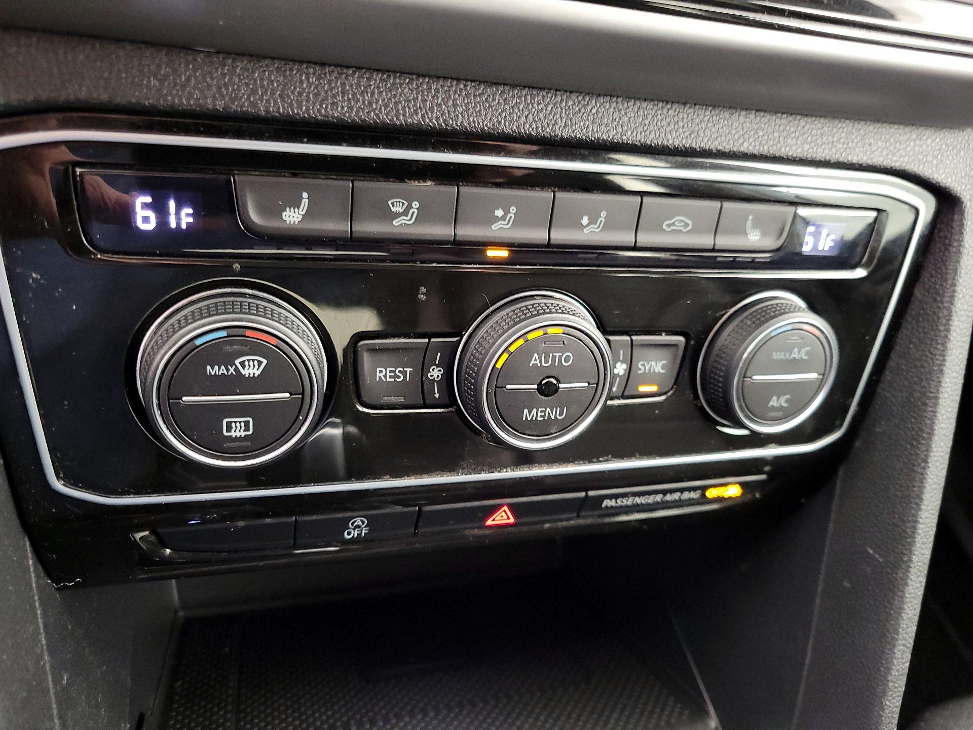 Thumbnail: 2022 Volkswagen Atlas - 16