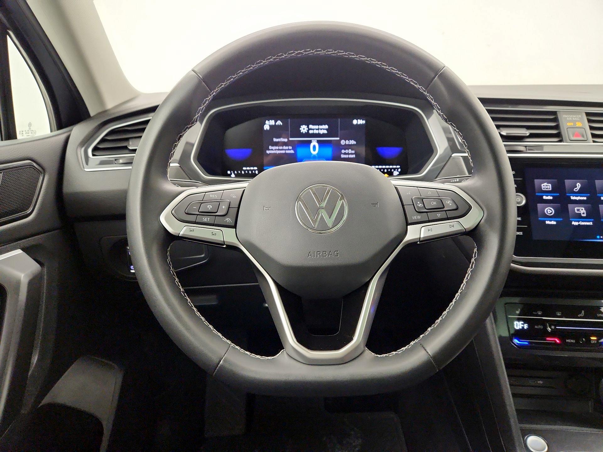 Thumbnail: 2023 Volkswagen Tiguan - 10