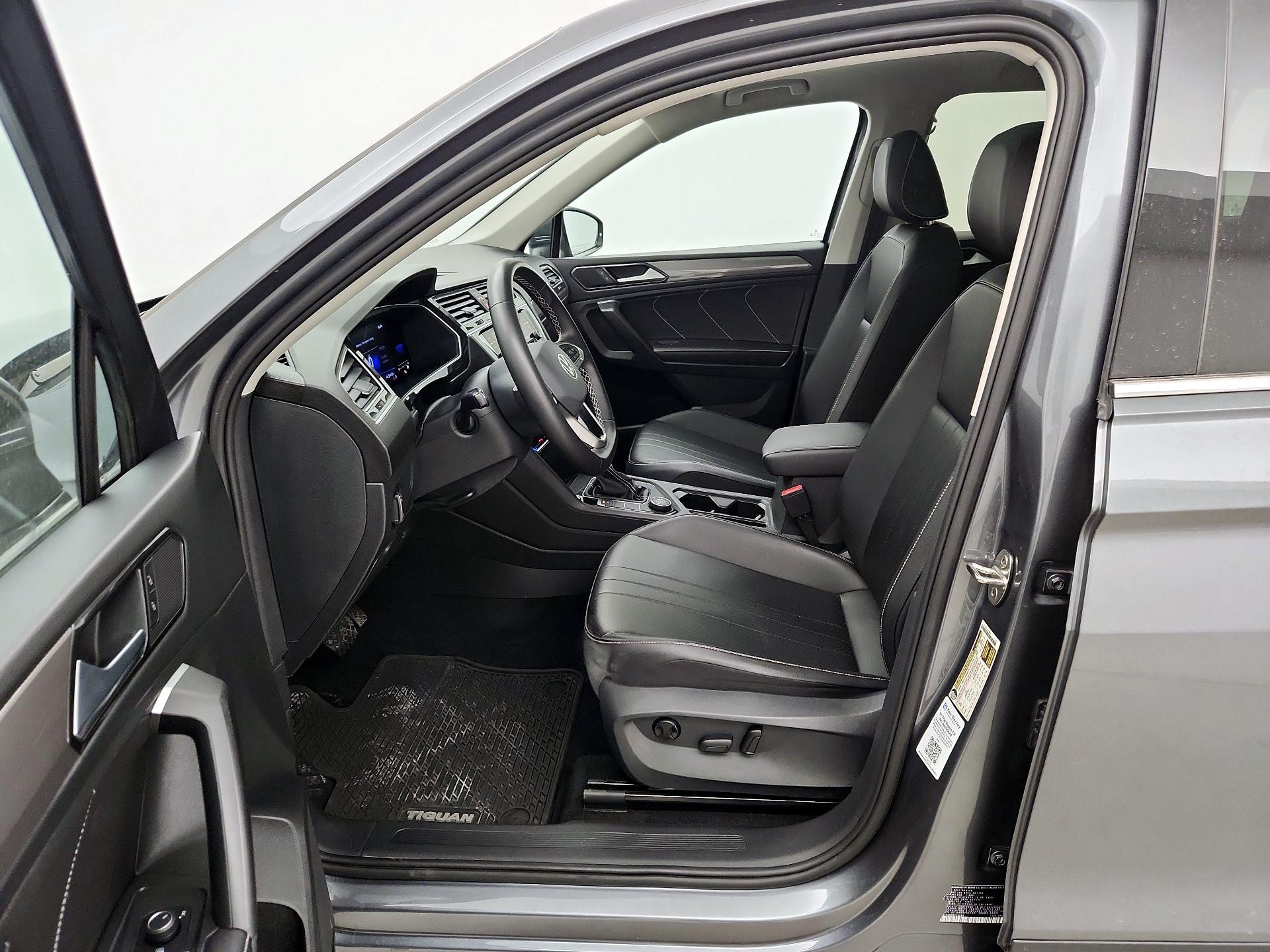 Thumbnail: 2023 Volkswagen Tiguan - 11