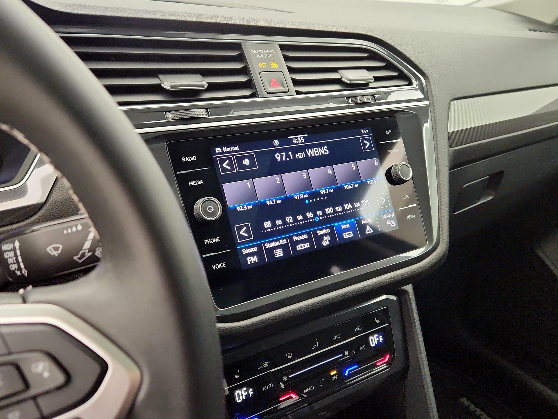 Thumbnail: 2023 Volkswagen Tiguan - 15