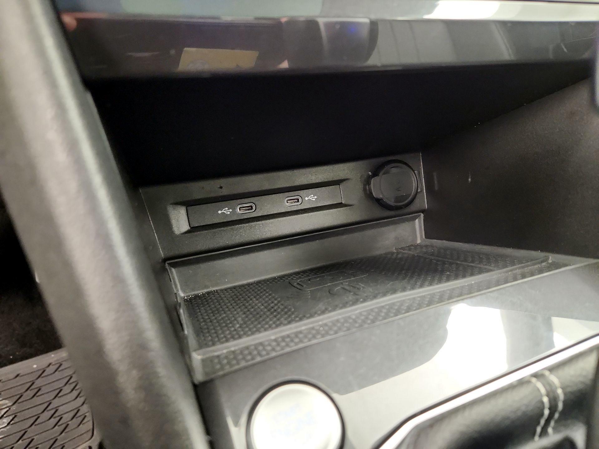 Thumbnail: 2023 Volkswagen Tiguan - 18