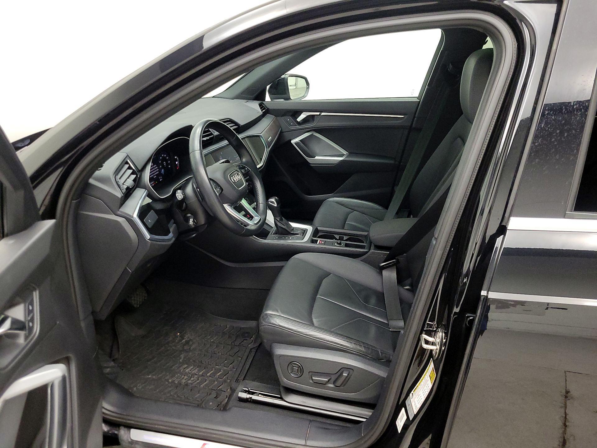 Thumbnail: 2022 Audi Q3 - 11