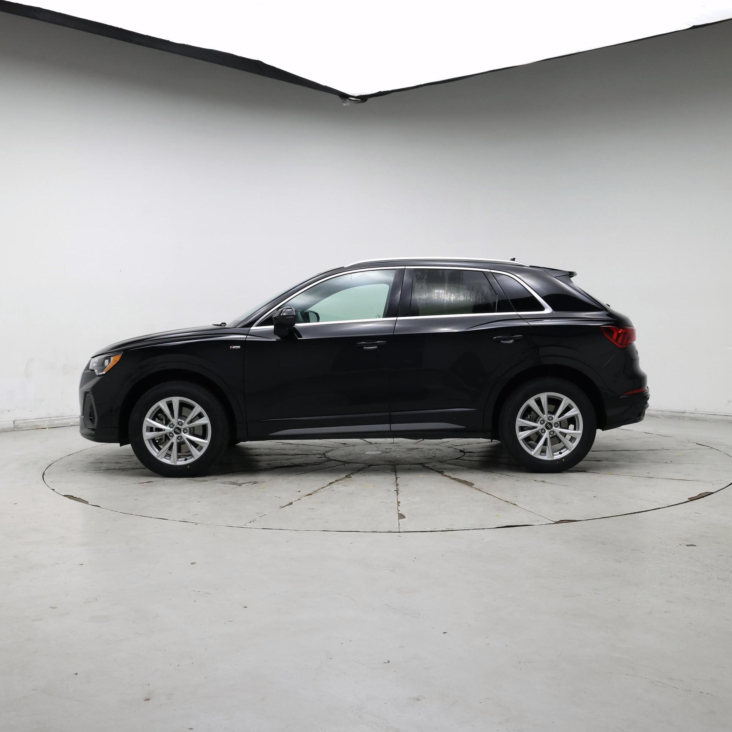 Thumbnail: 2022 Audi Q3 - 3