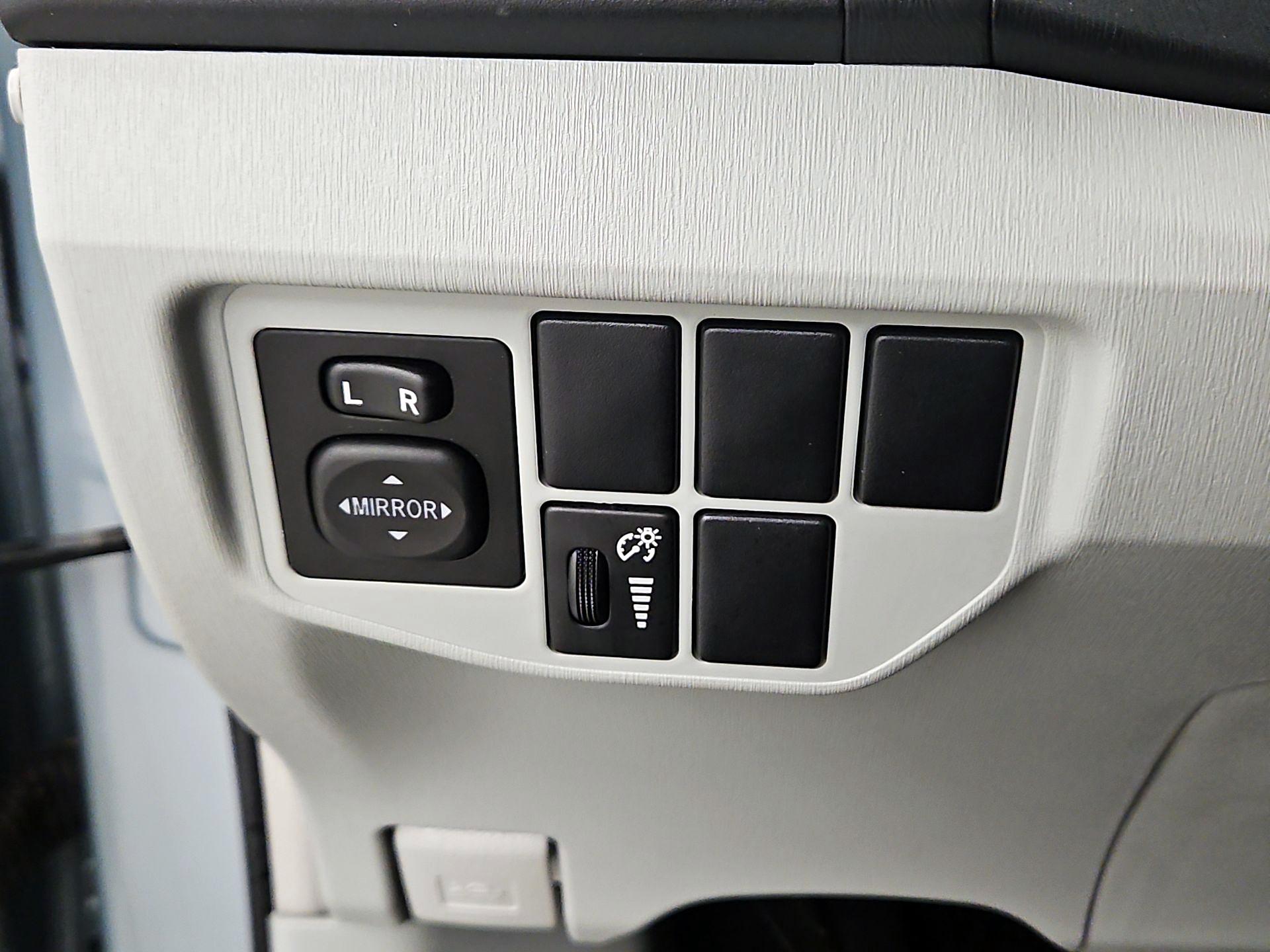 Thumbnail: 2015 Toyota Prius - 13