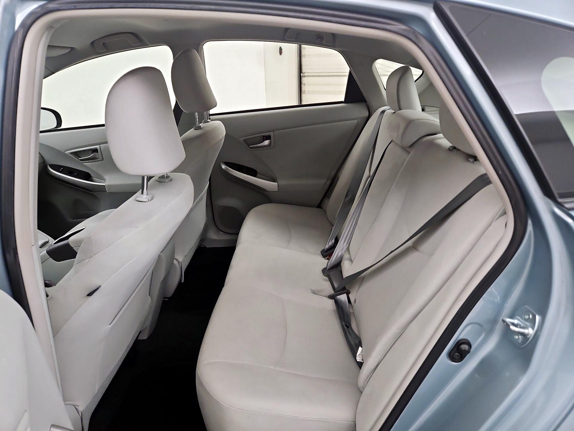 Thumbnail: 2015 Toyota Prius - 18