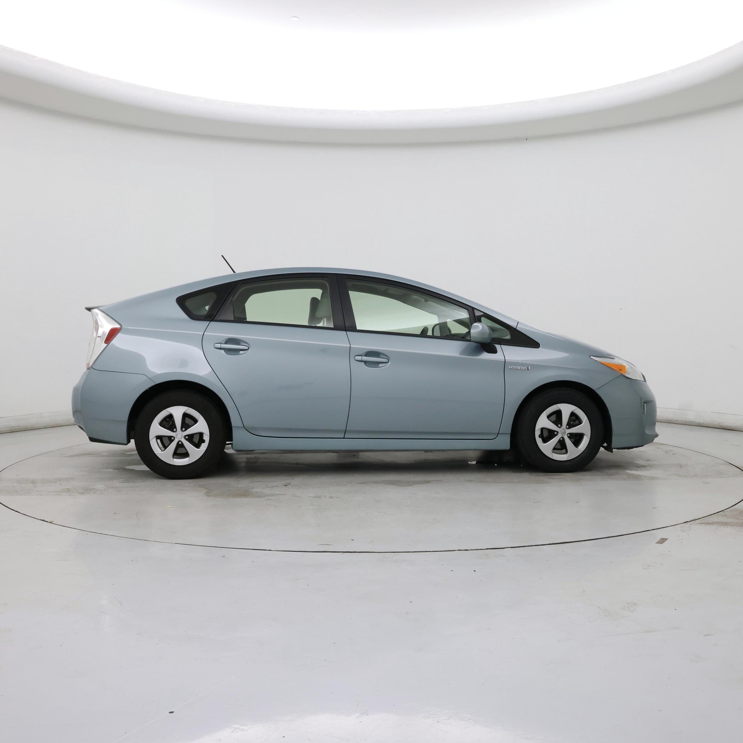 Thumbnail: 2015 Toyota Prius - 7
