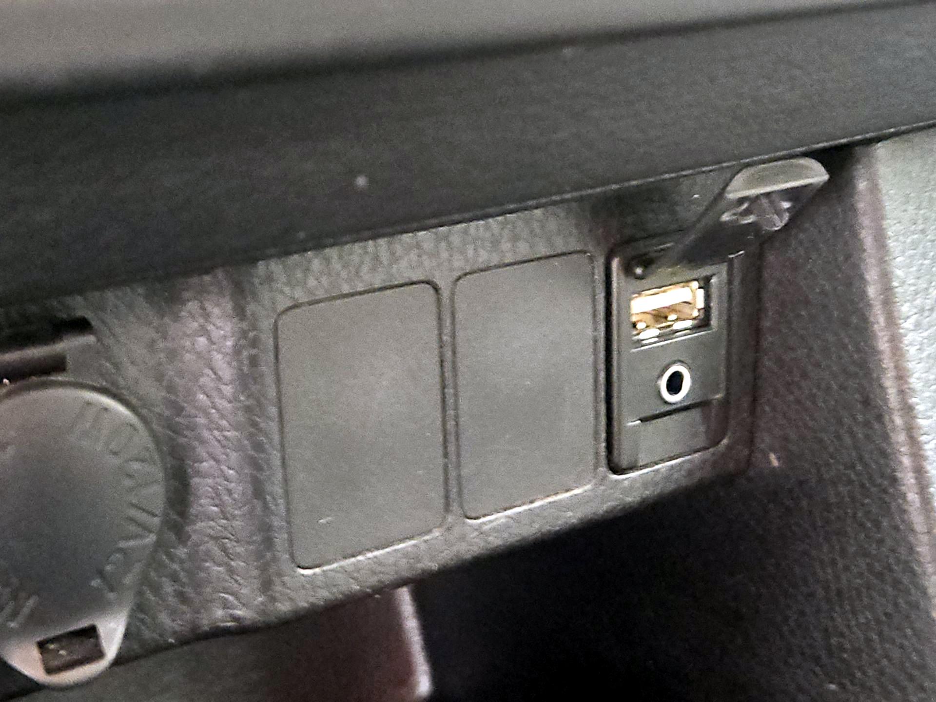 Thumbnail: 2014 Toyota Corolla - 18