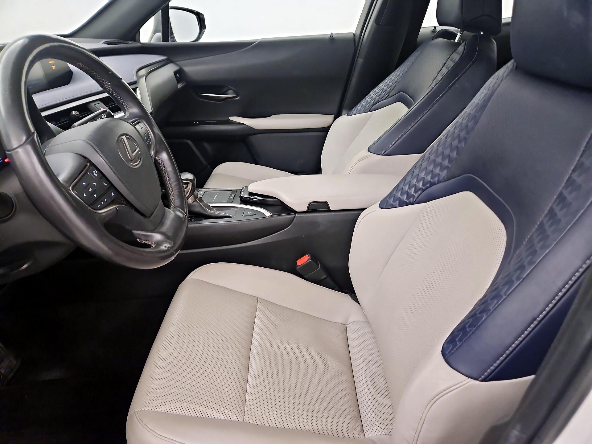 Thumbnail: 2019 Lexus UX - 11