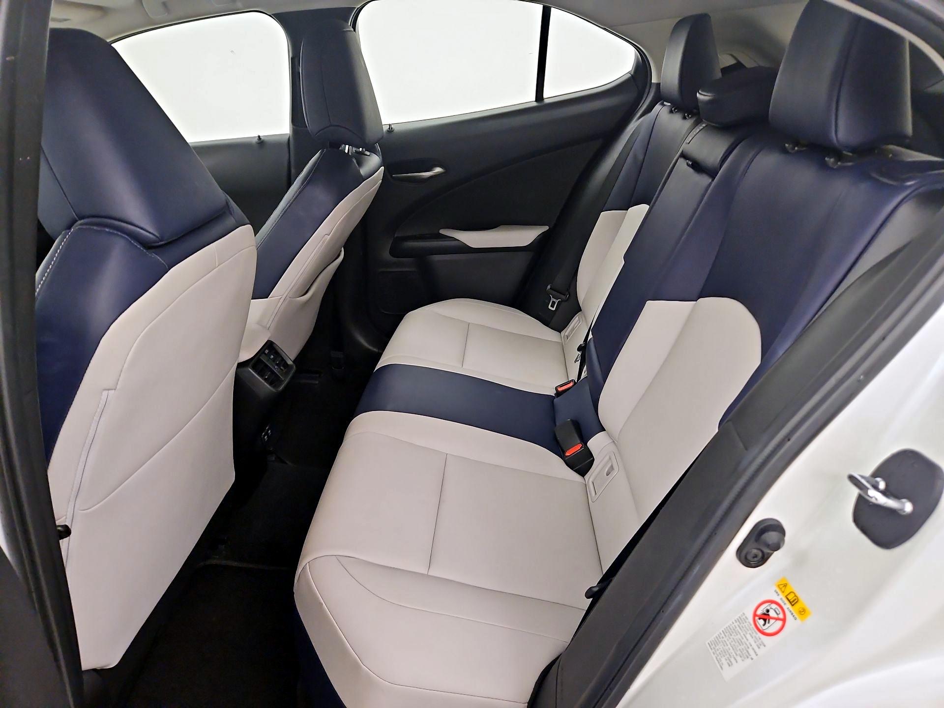 Thumbnail: 2019 Lexus UX - 18