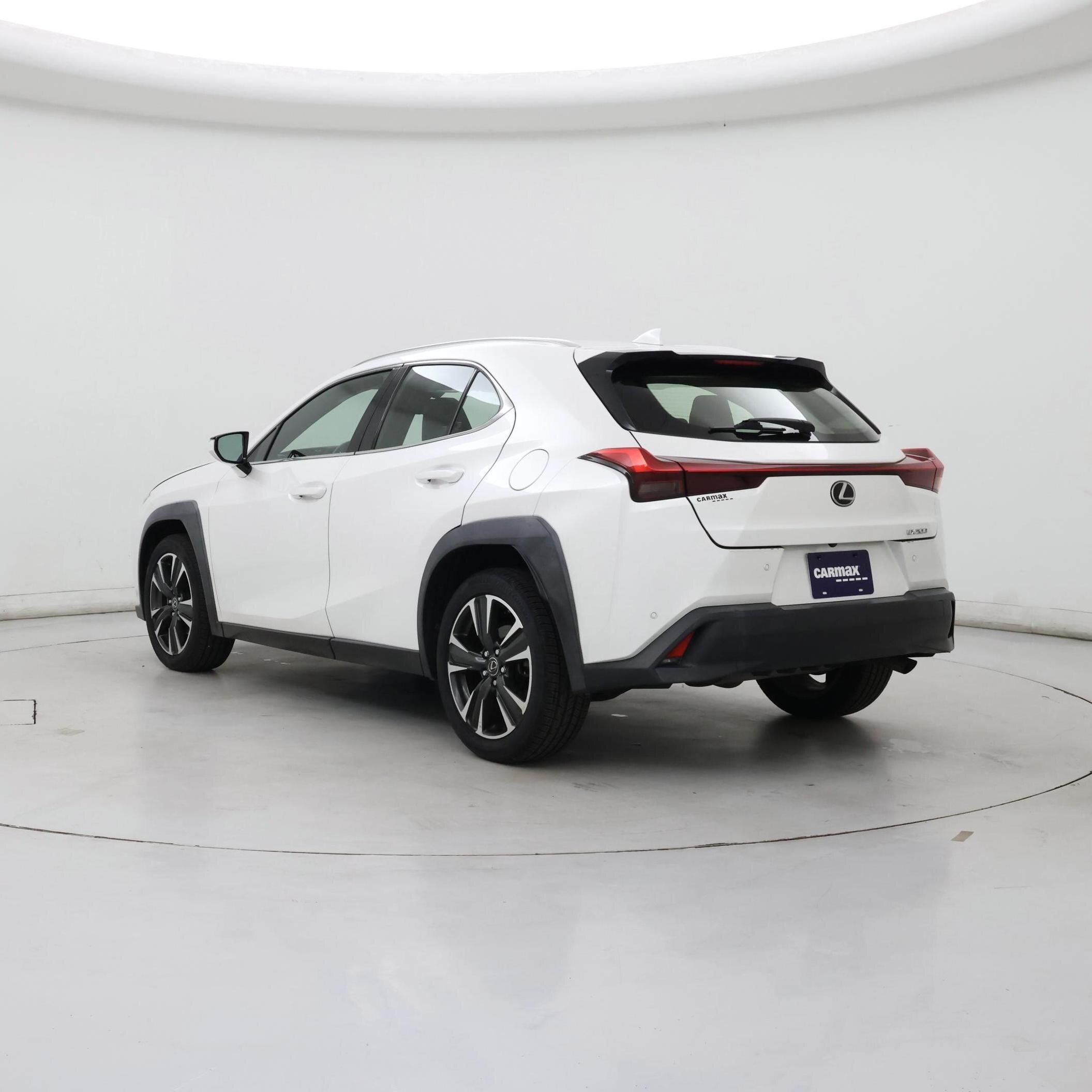 Thumbnail: 2019 Lexus UX - 2