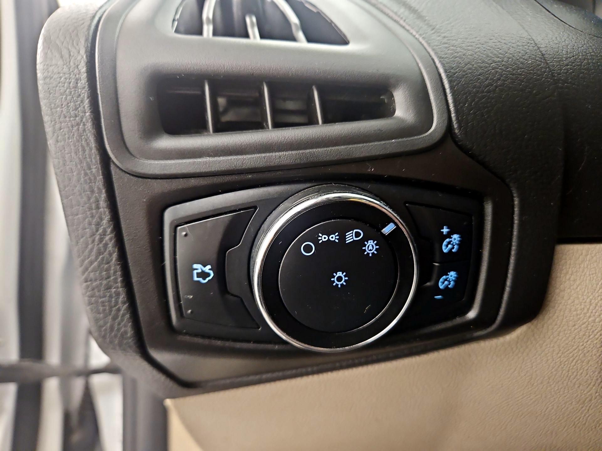 Thumbnail: 2014 Ford Focus - 13