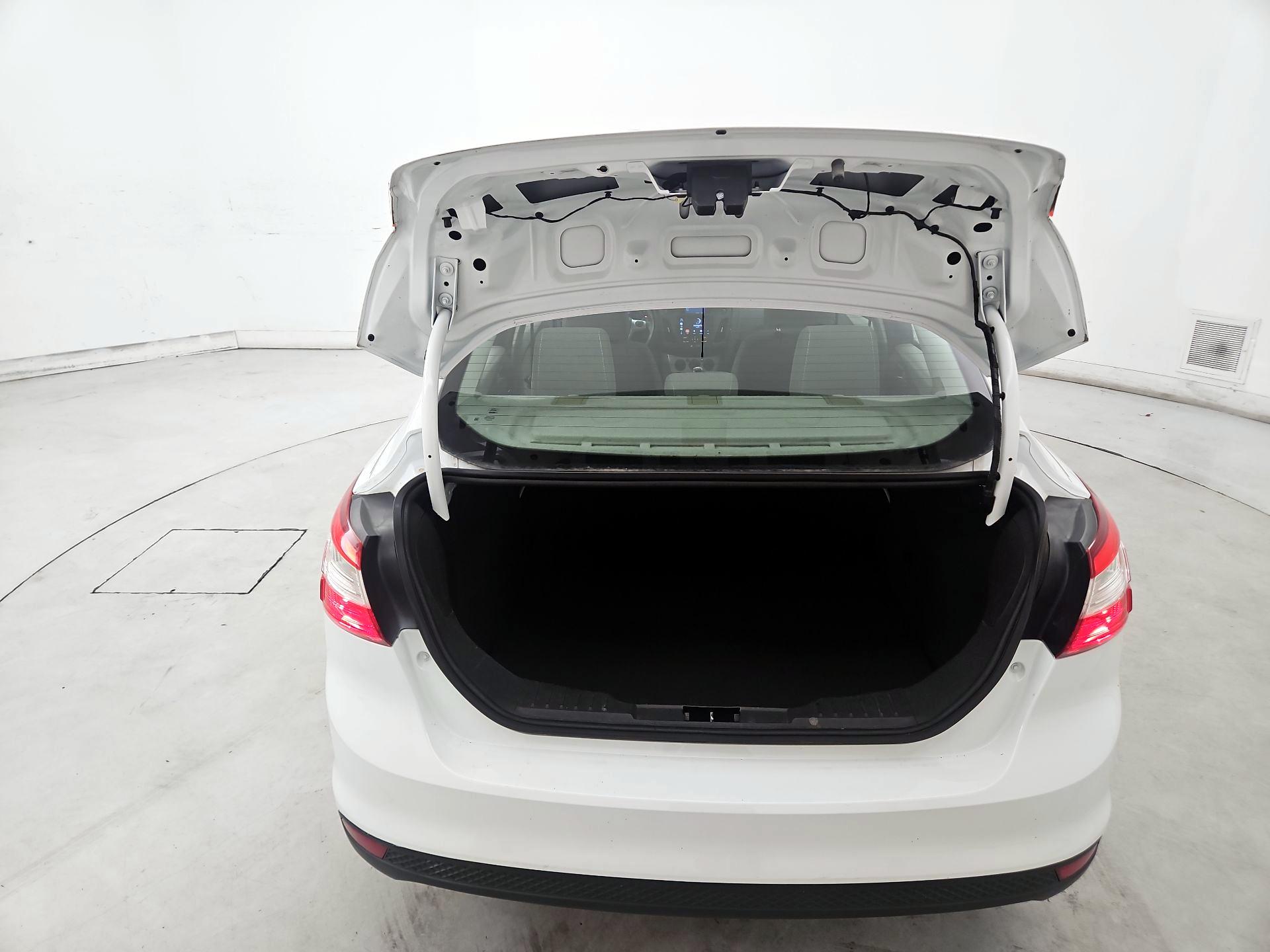 Thumbnail: 2014 Ford Focus - 19