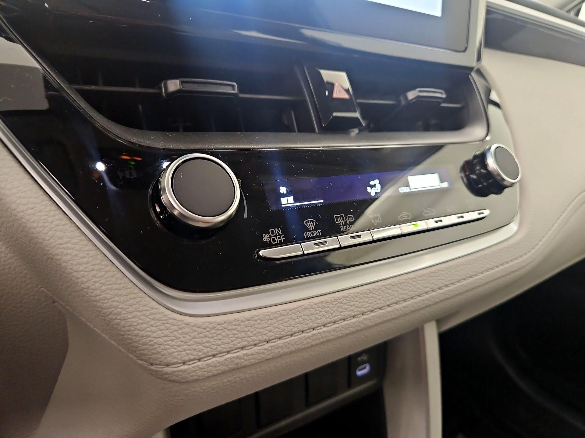 Thumbnail: 2025 Toyota Corolla Cross - 17