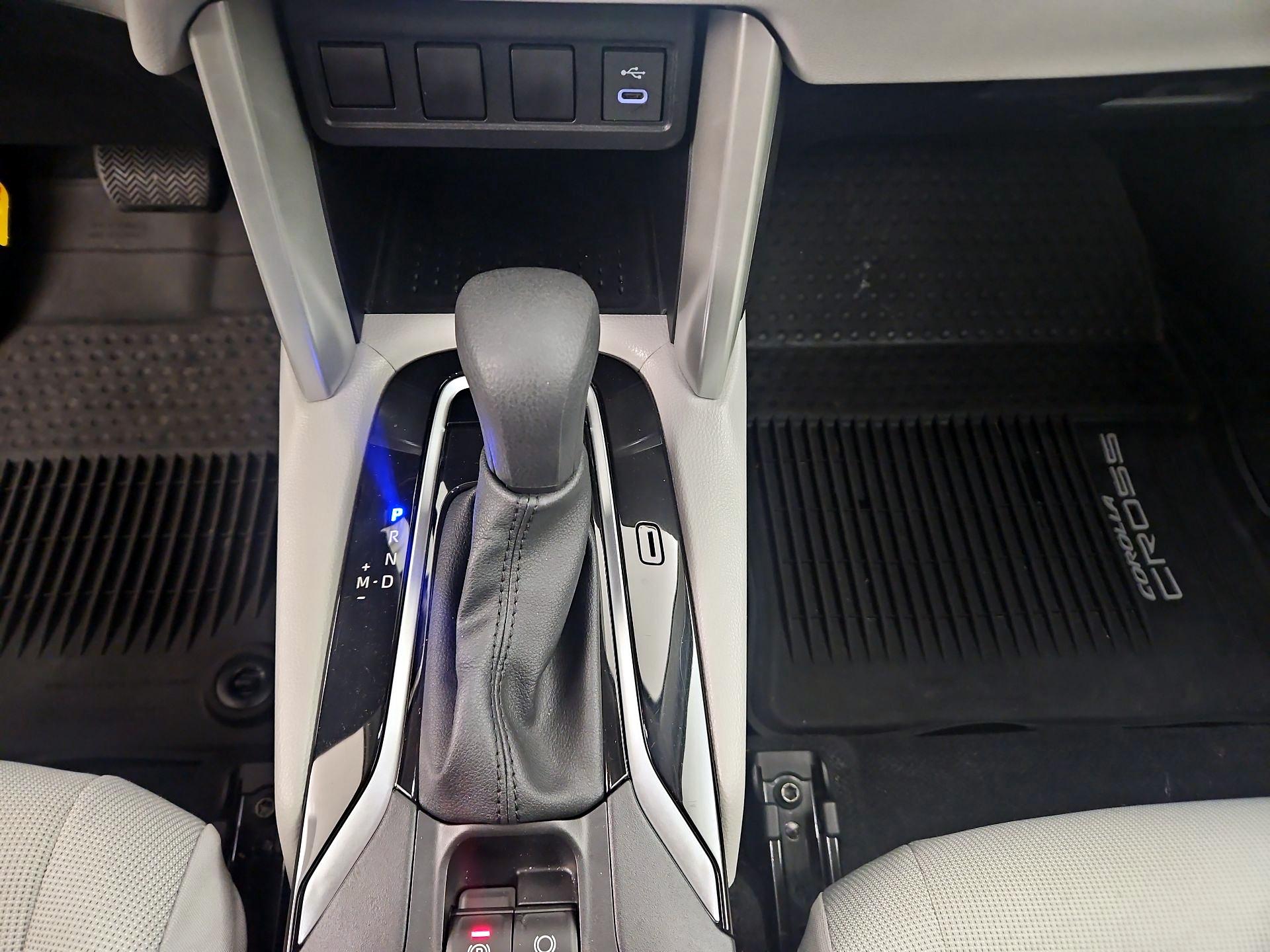 Thumbnail: 2025 Toyota Corolla Cross - 18