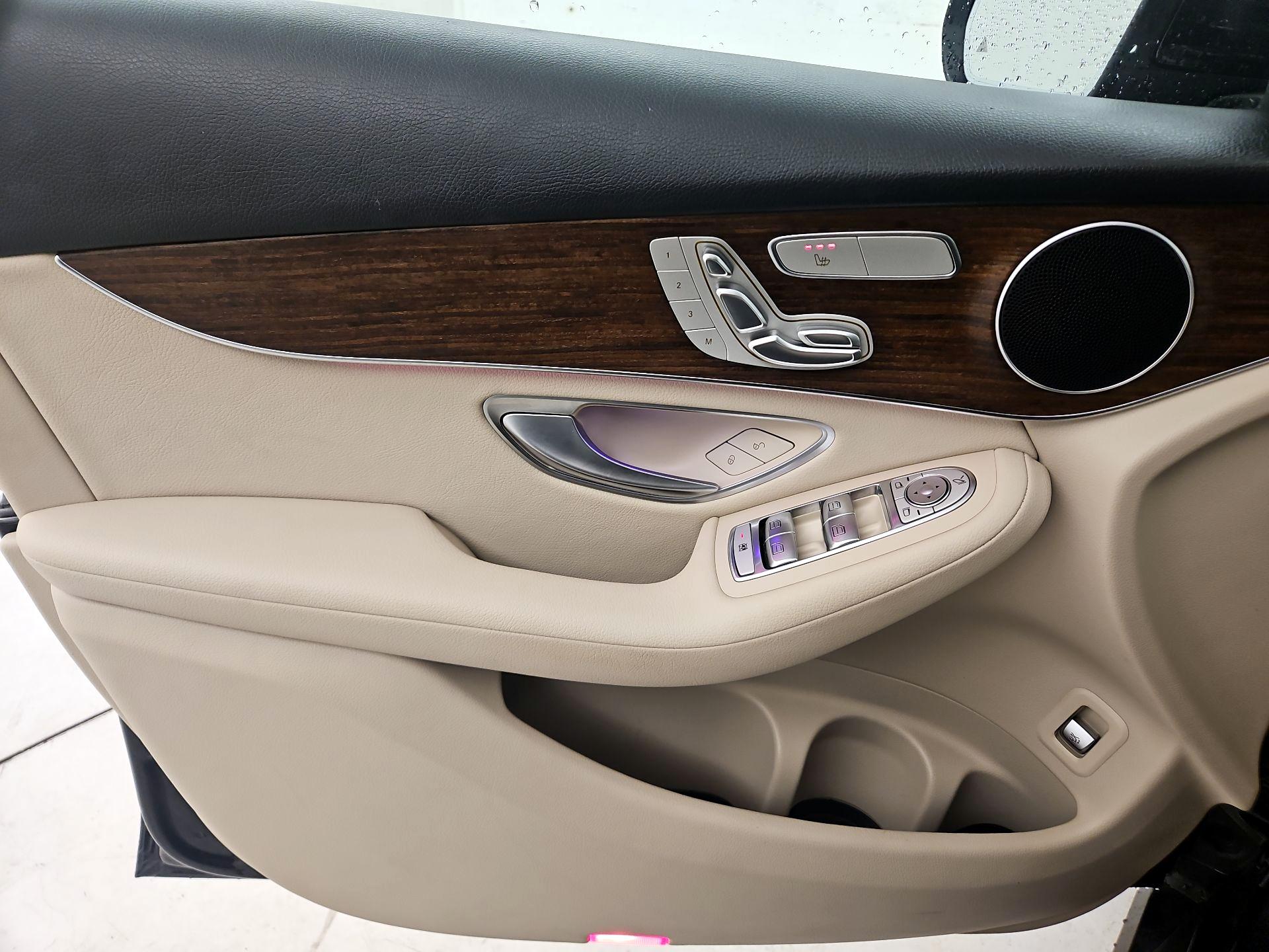 Thumbnail: 2022 Mercedes-Benz GLC - 12