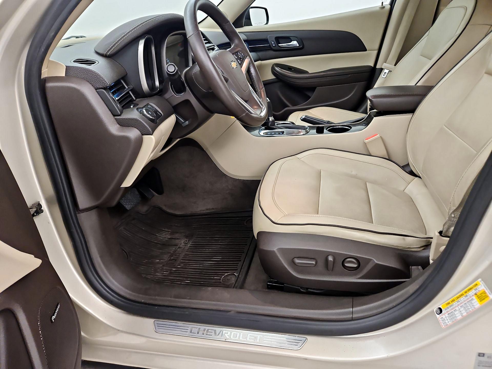 Thumbnail: 2016 Chevrolet Malibu - 11