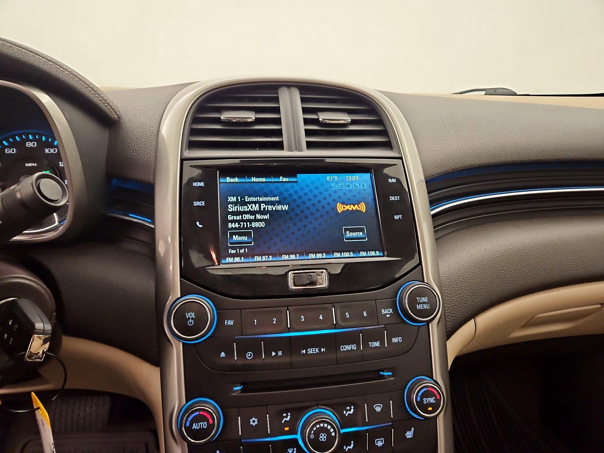 Thumbnail: 2016 Chevrolet Malibu - 16