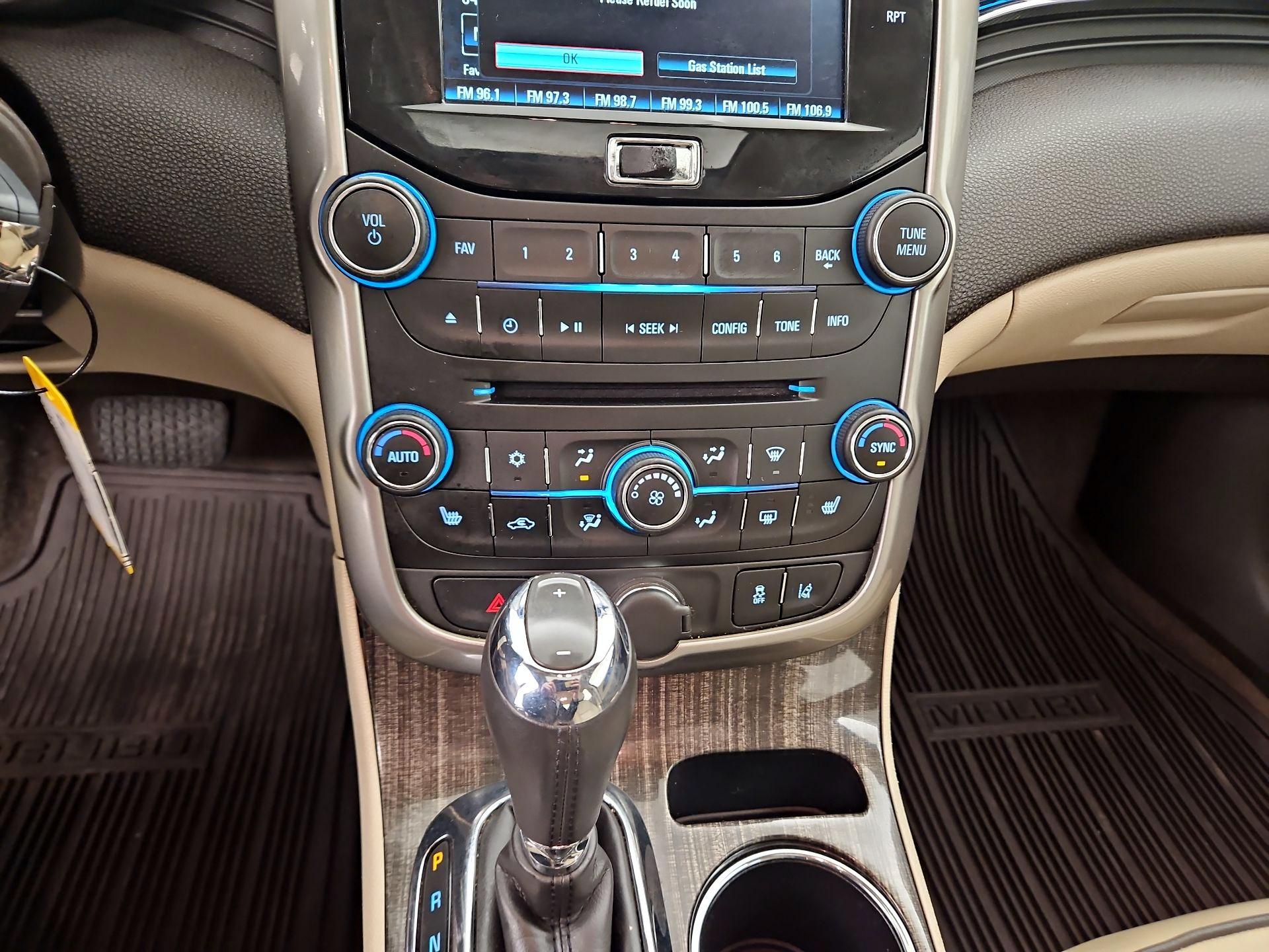 Thumbnail: 2016 Chevrolet Malibu - 17