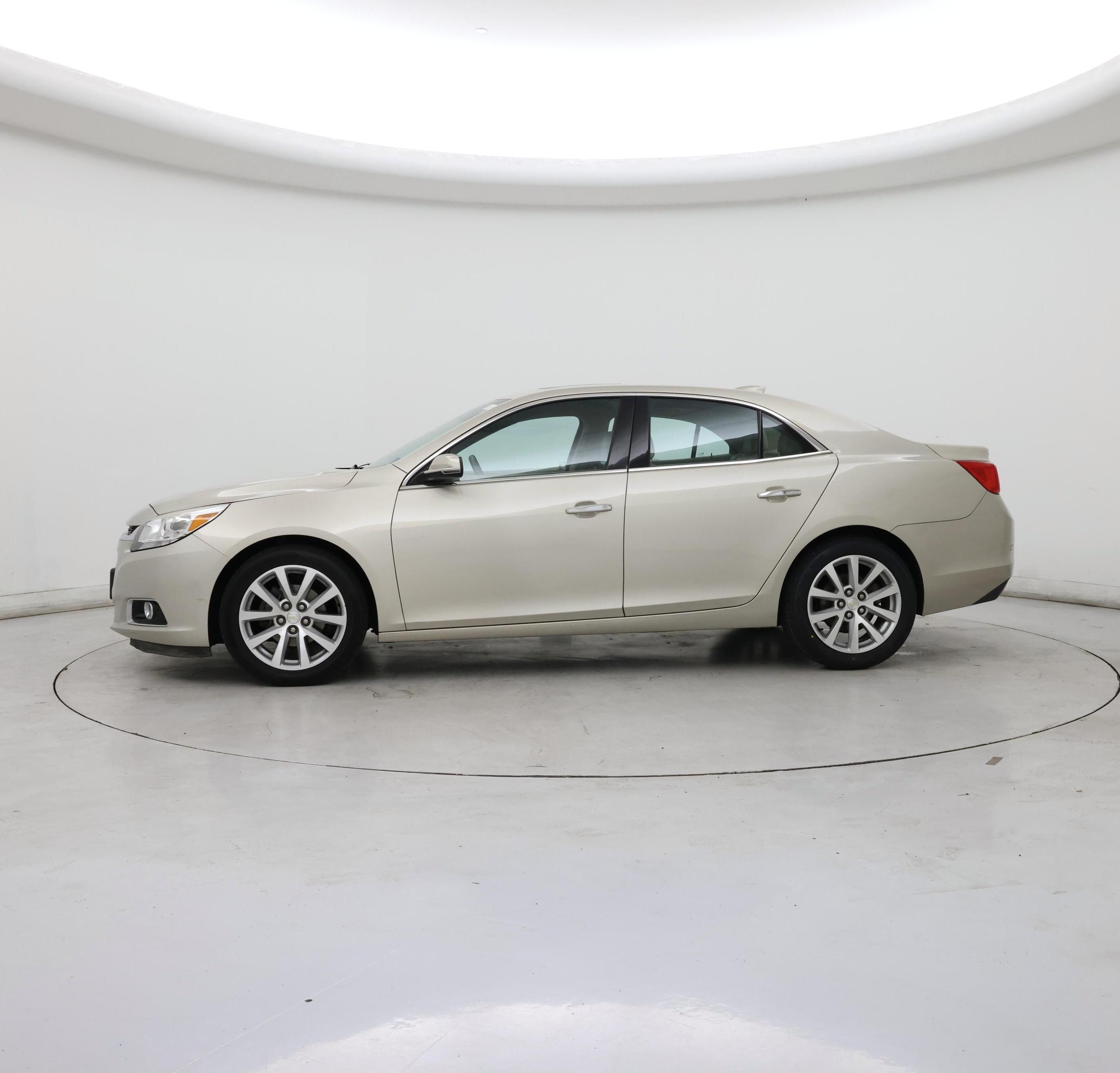 Thumbnail: 2016 Chevrolet Malibu - 3