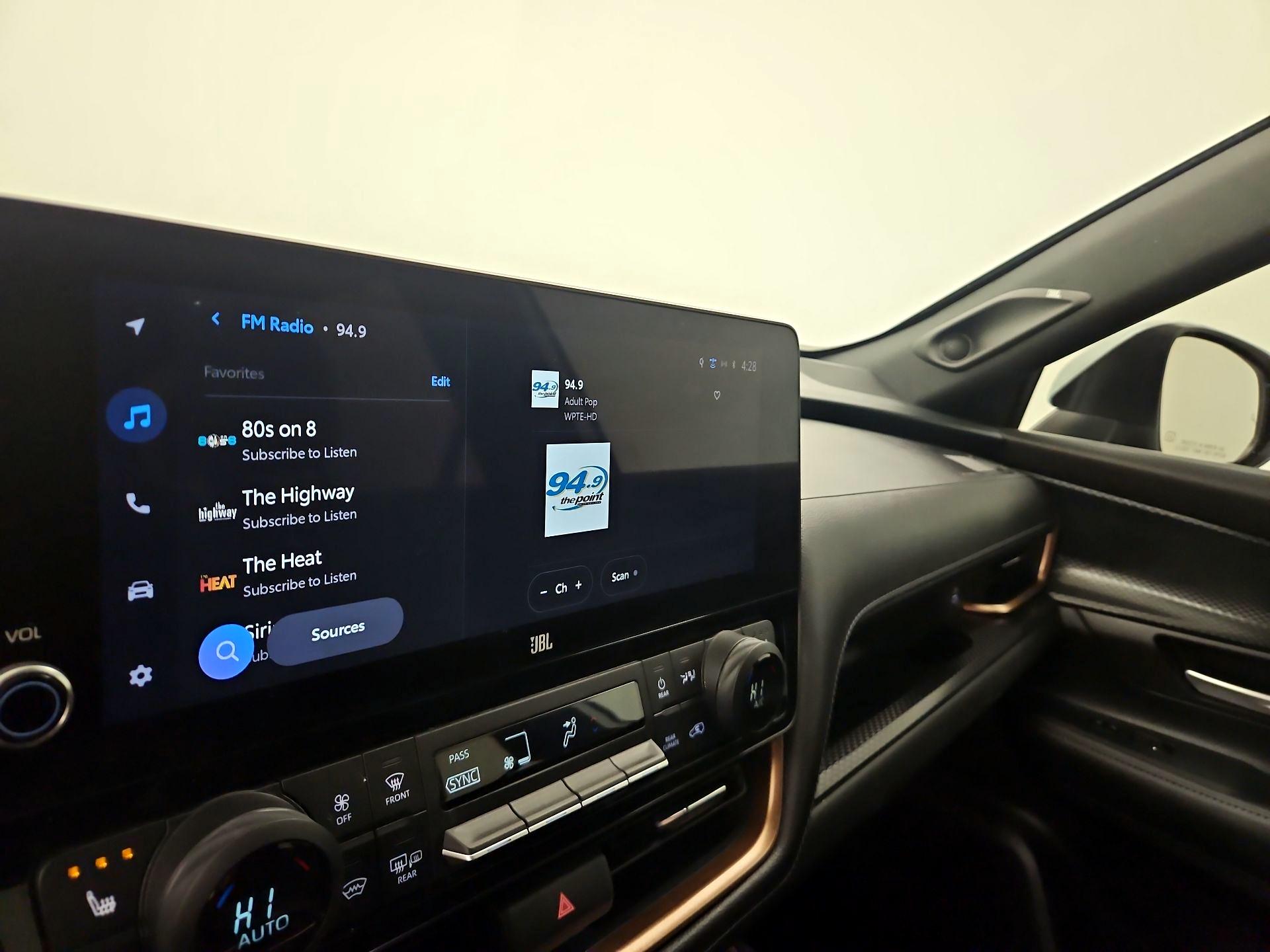 Thumbnail: 2024 Toyota Highlander - 16