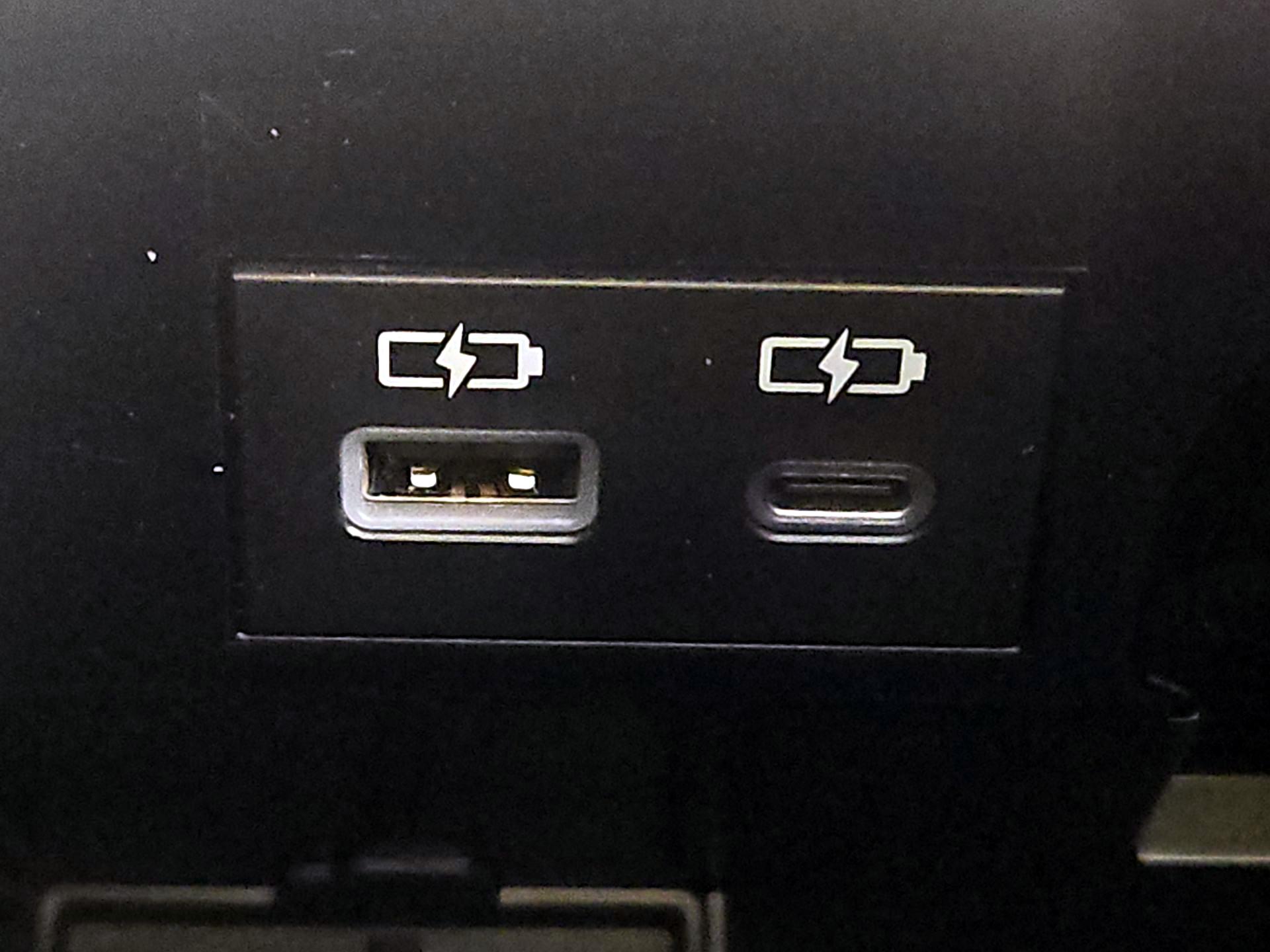 Thumbnail: 2022 Toyota Tundra - 18