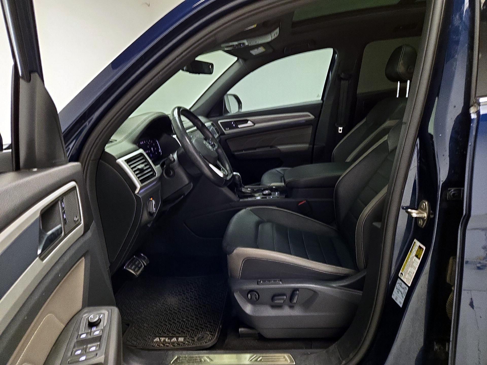 Thumbnail: 2022 Volkswagen Atlas - 11