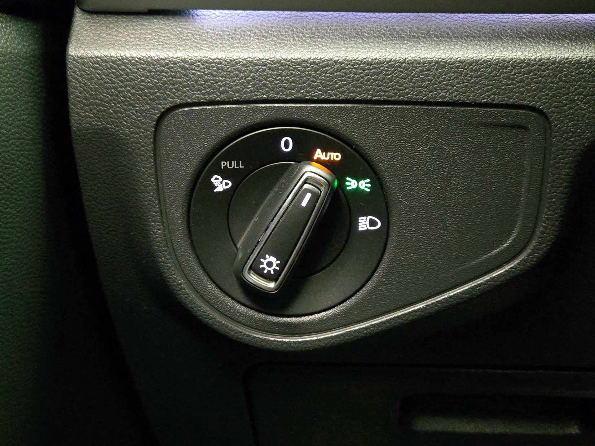 Thumbnail: 2022 Volkswagen Atlas - 13