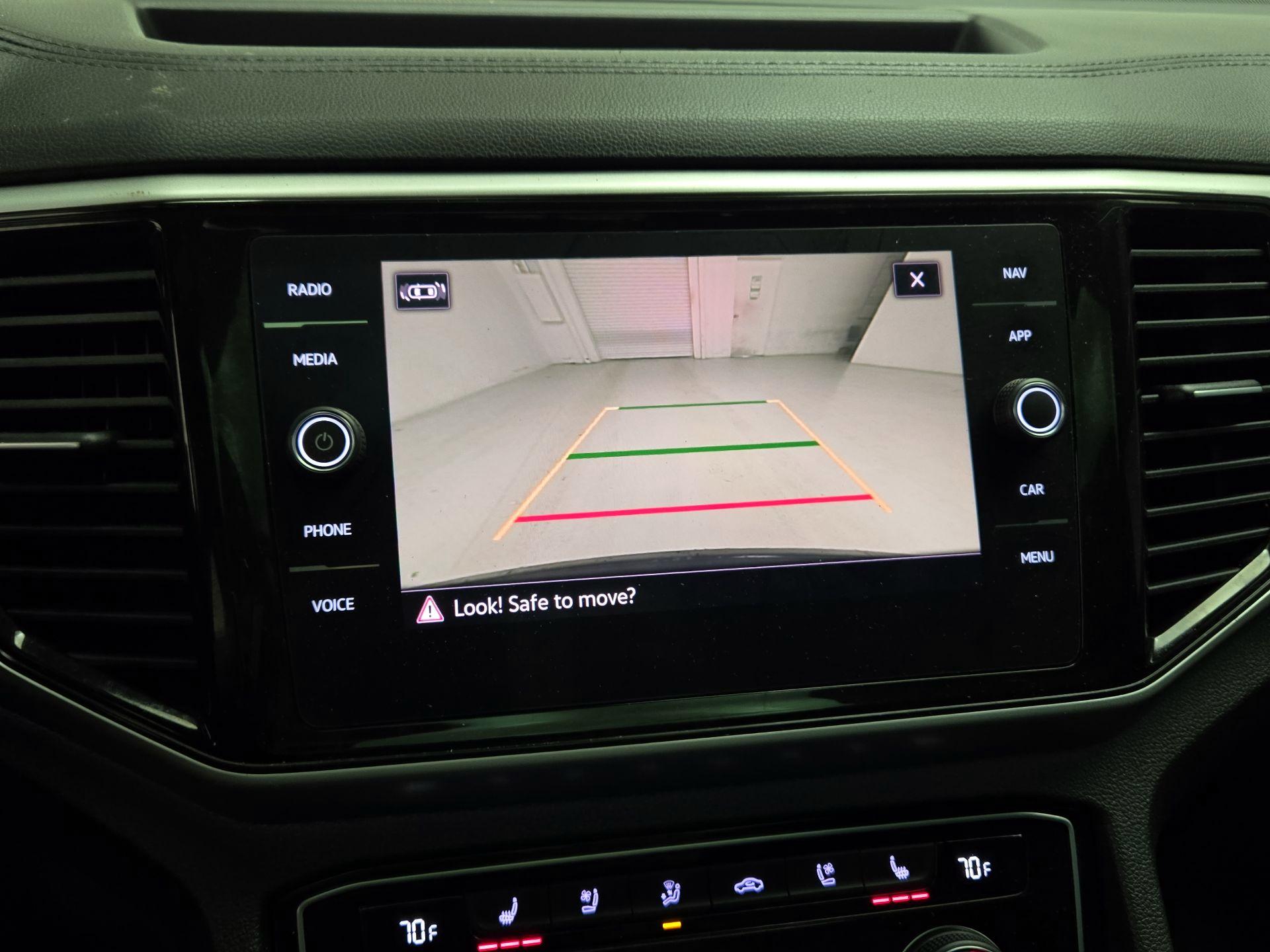 Thumbnail: 2022 Volkswagen Atlas - 14