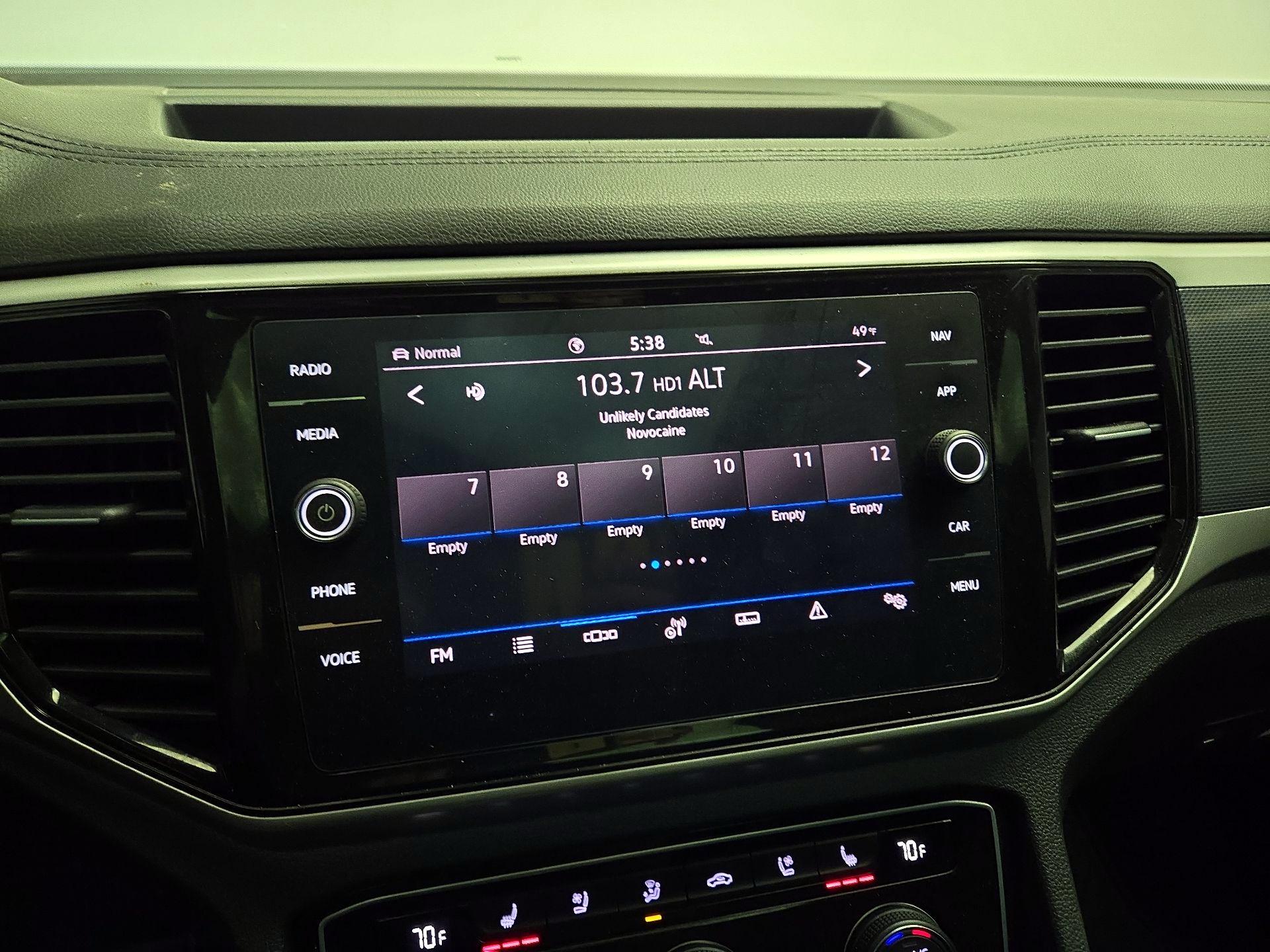 Thumbnail: 2022 Volkswagen Atlas - 15