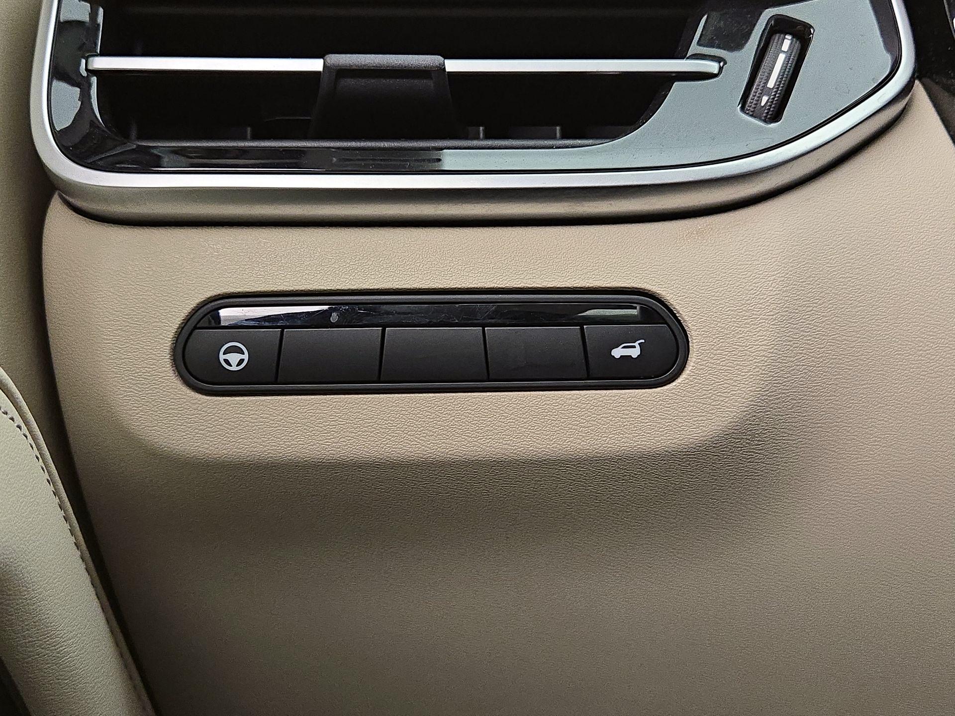 Thumbnail: 2023 INFINITI QX60 - 13