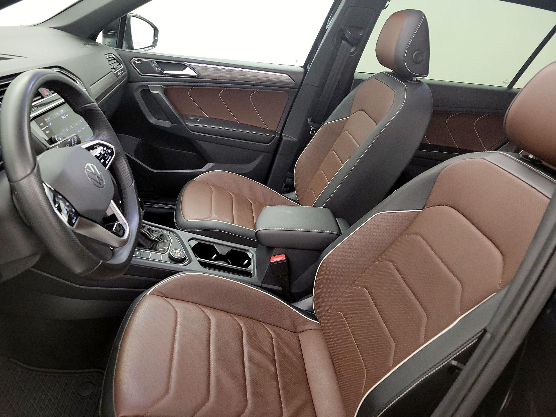 Thumbnail: 2024 Volkswagen Tiguan - 11