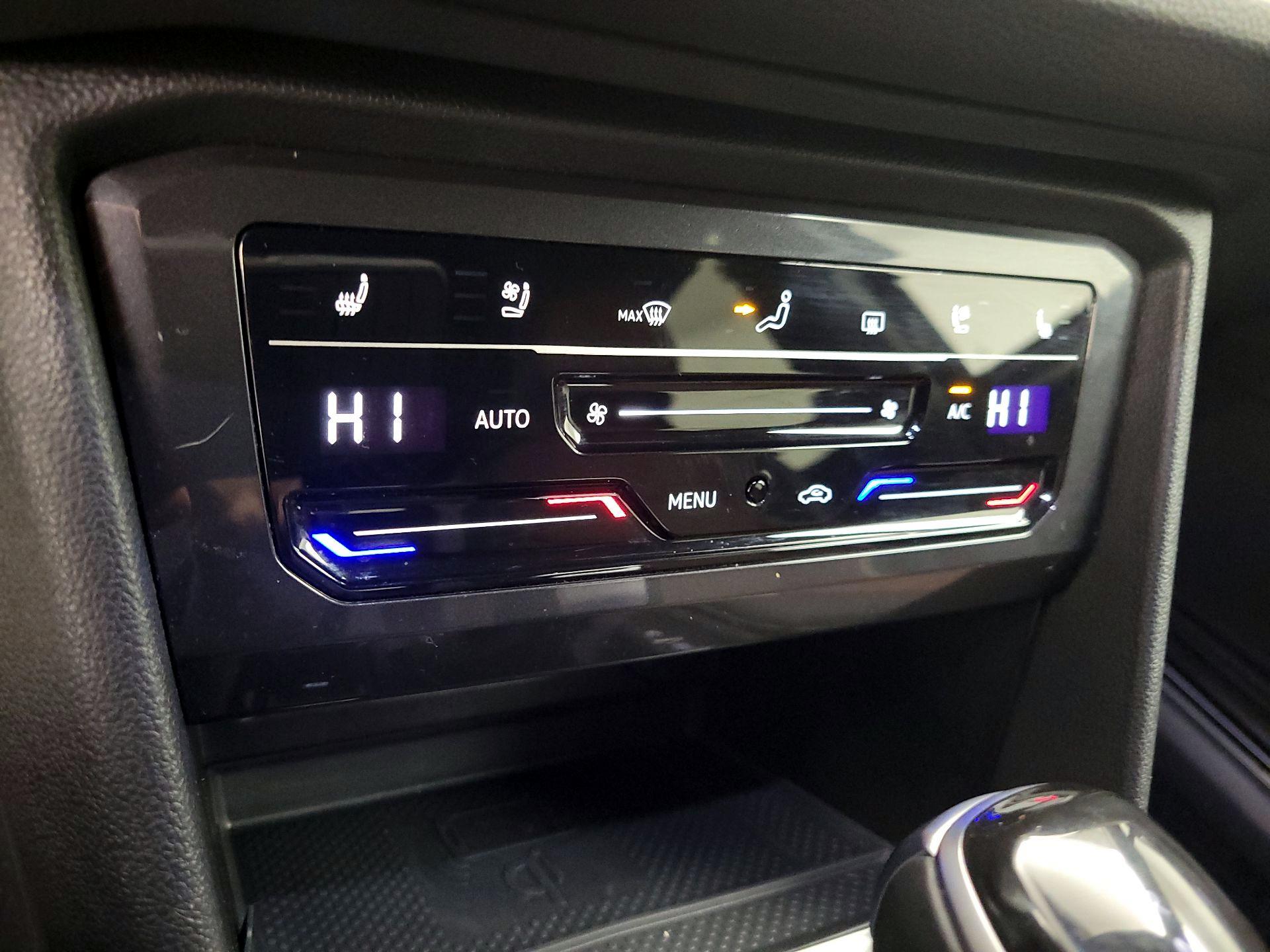 Thumbnail: 2024 Volkswagen Tiguan - 16