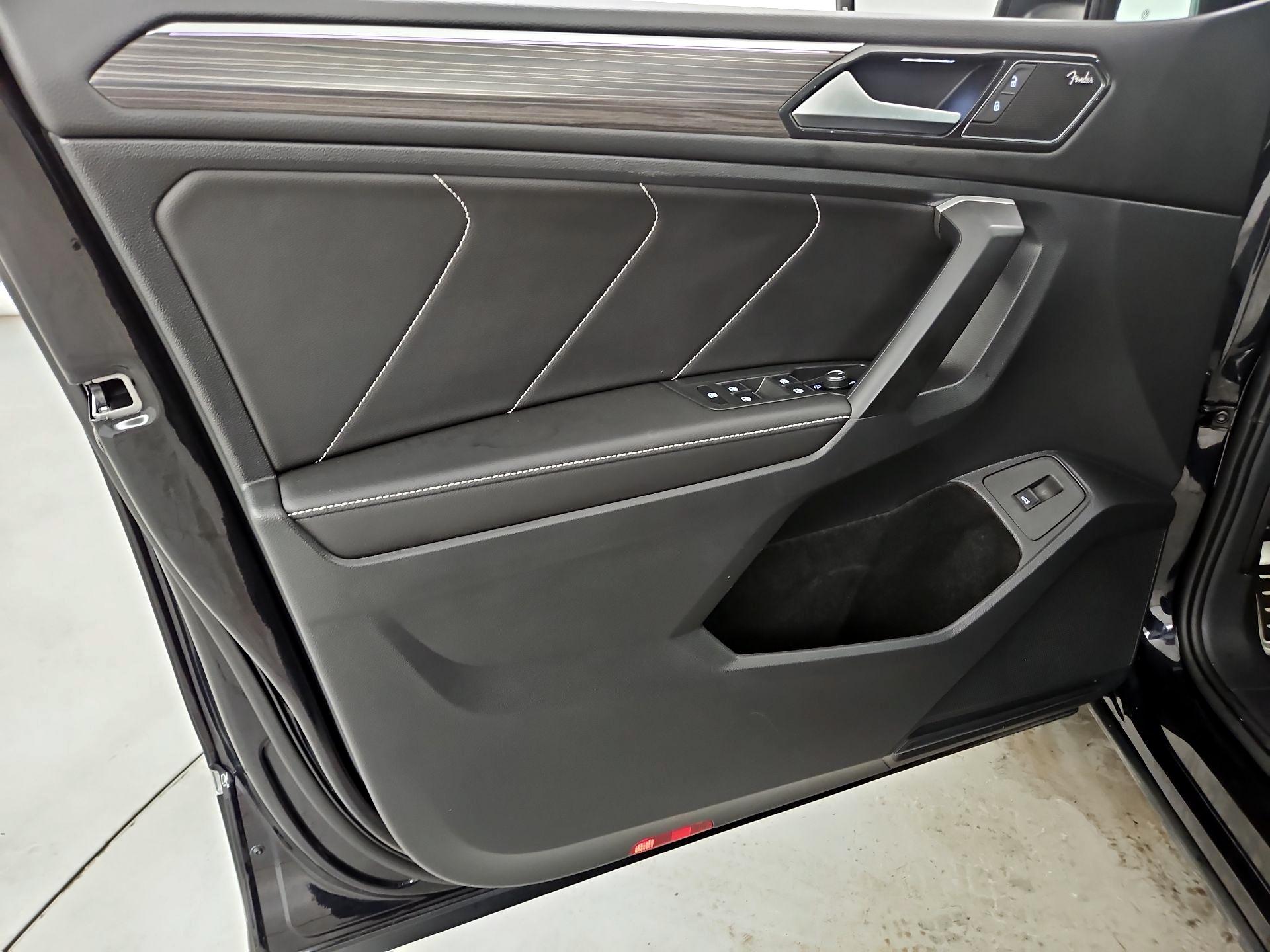 Thumbnail: 2024 Volkswagen Tiguan - 12