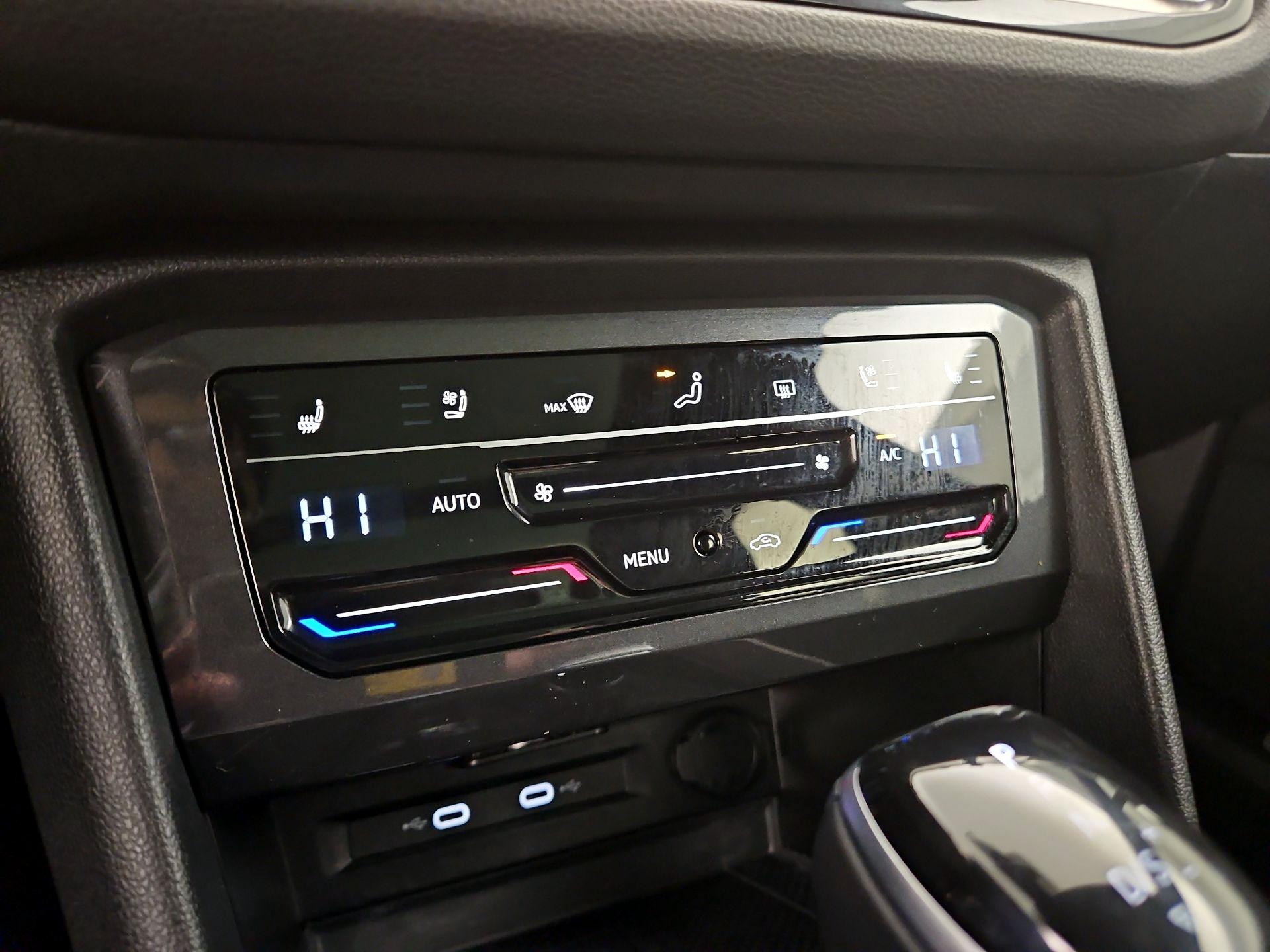 Thumbnail: 2024 Volkswagen Tiguan - 17