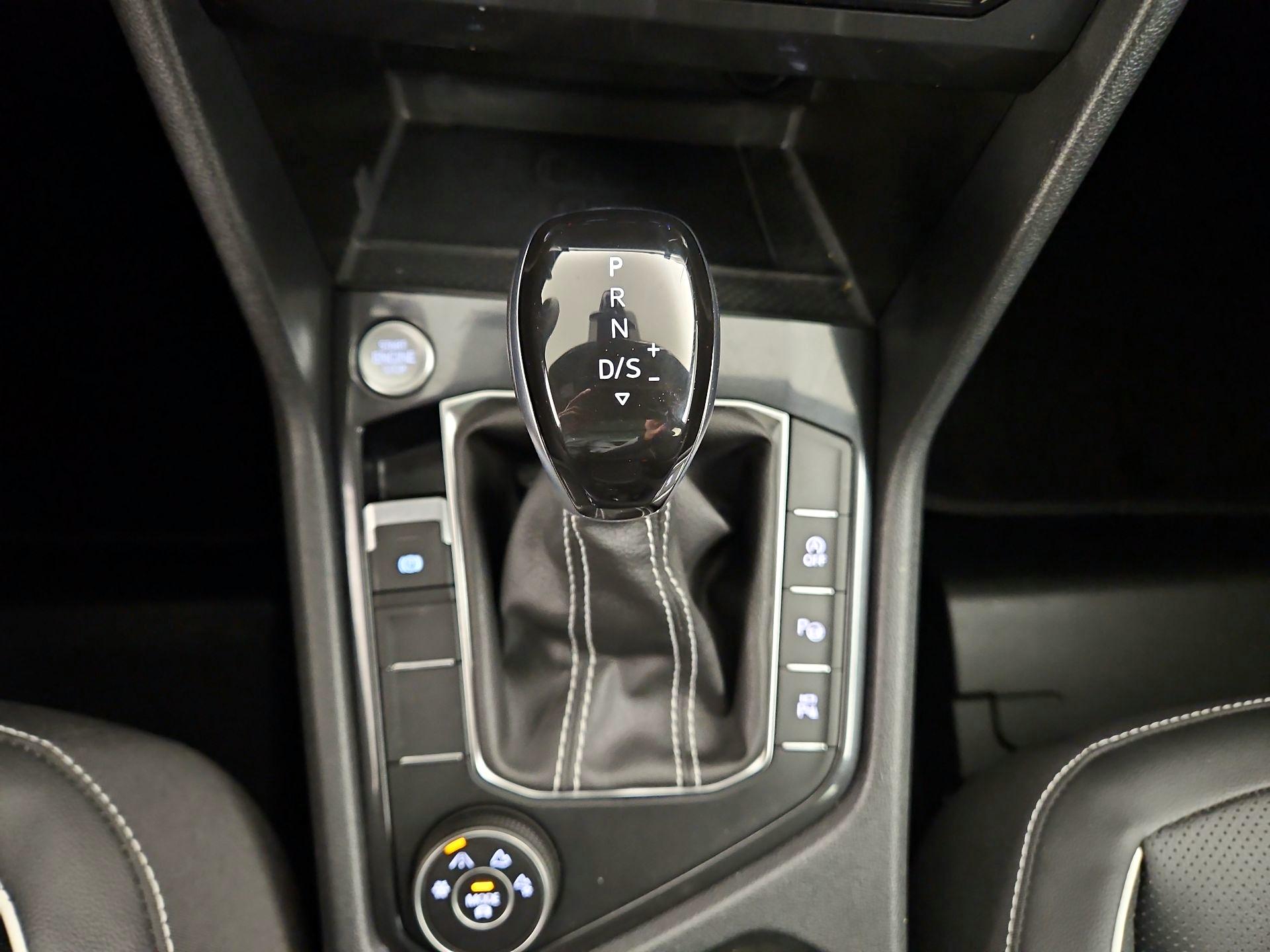 Thumbnail: 2024 Volkswagen Tiguan - 18