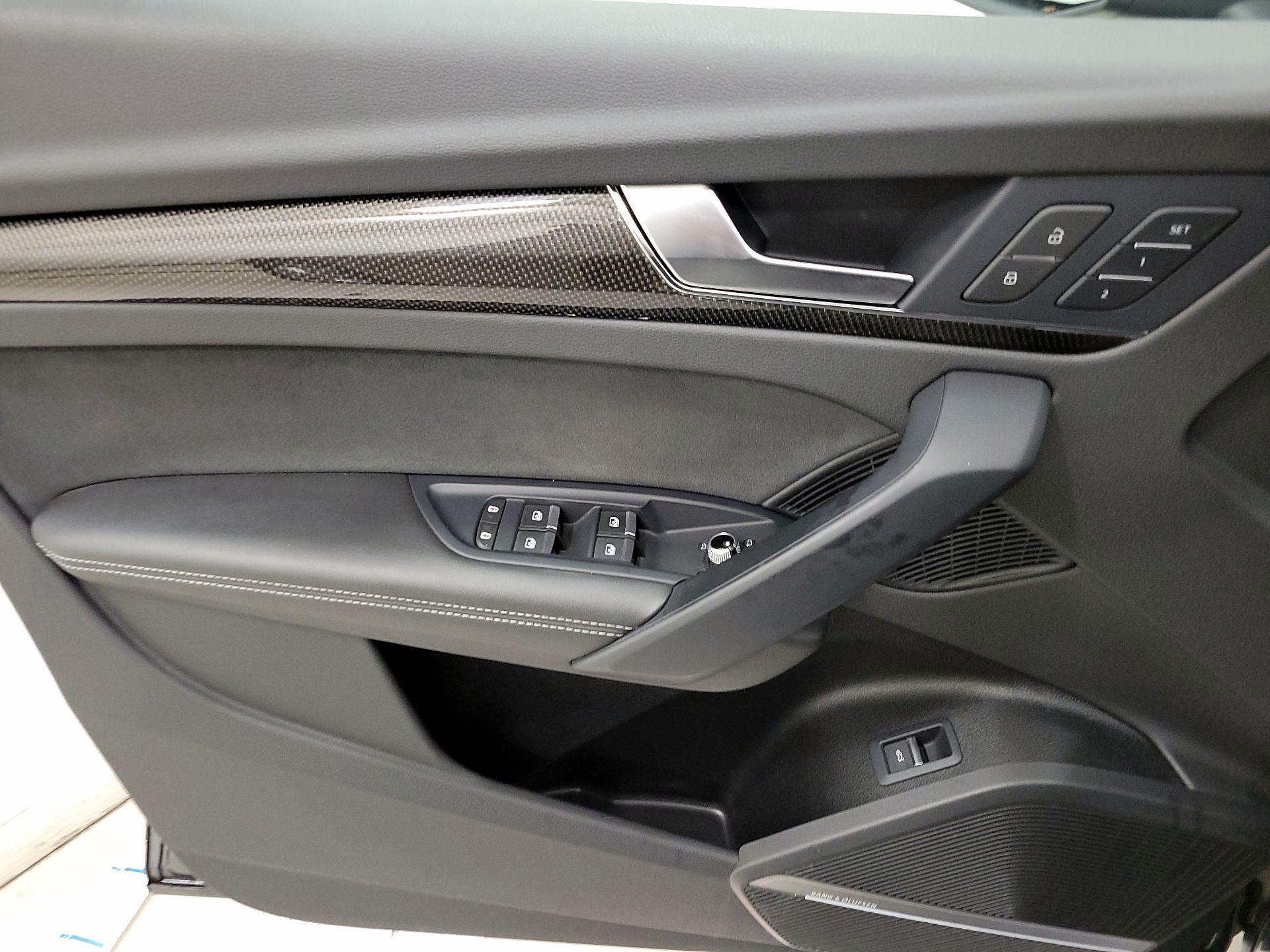 Thumbnail: 2022 Audi SQ5 - 12