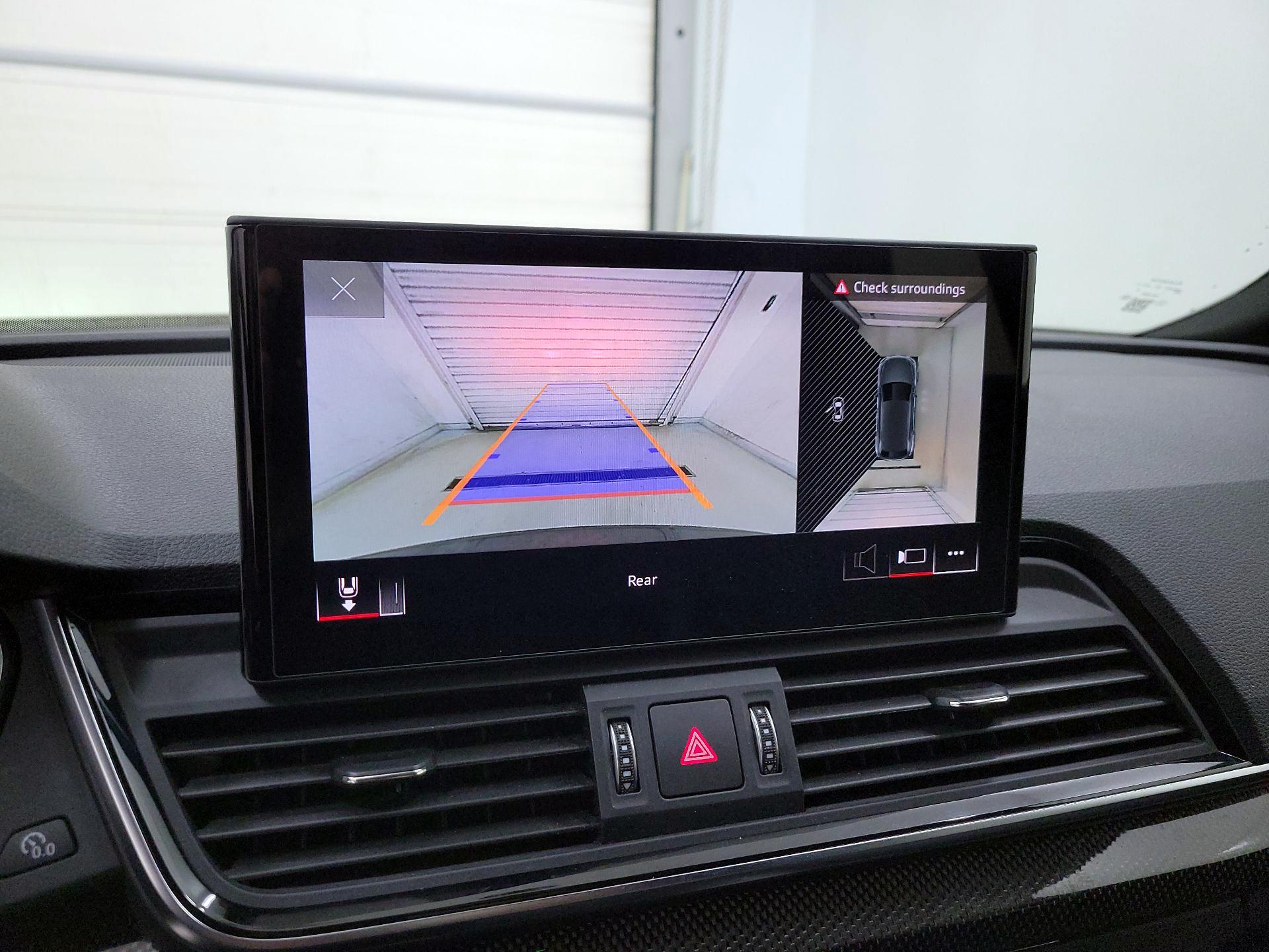 Thumbnail: 2022 Audi SQ5 - 14