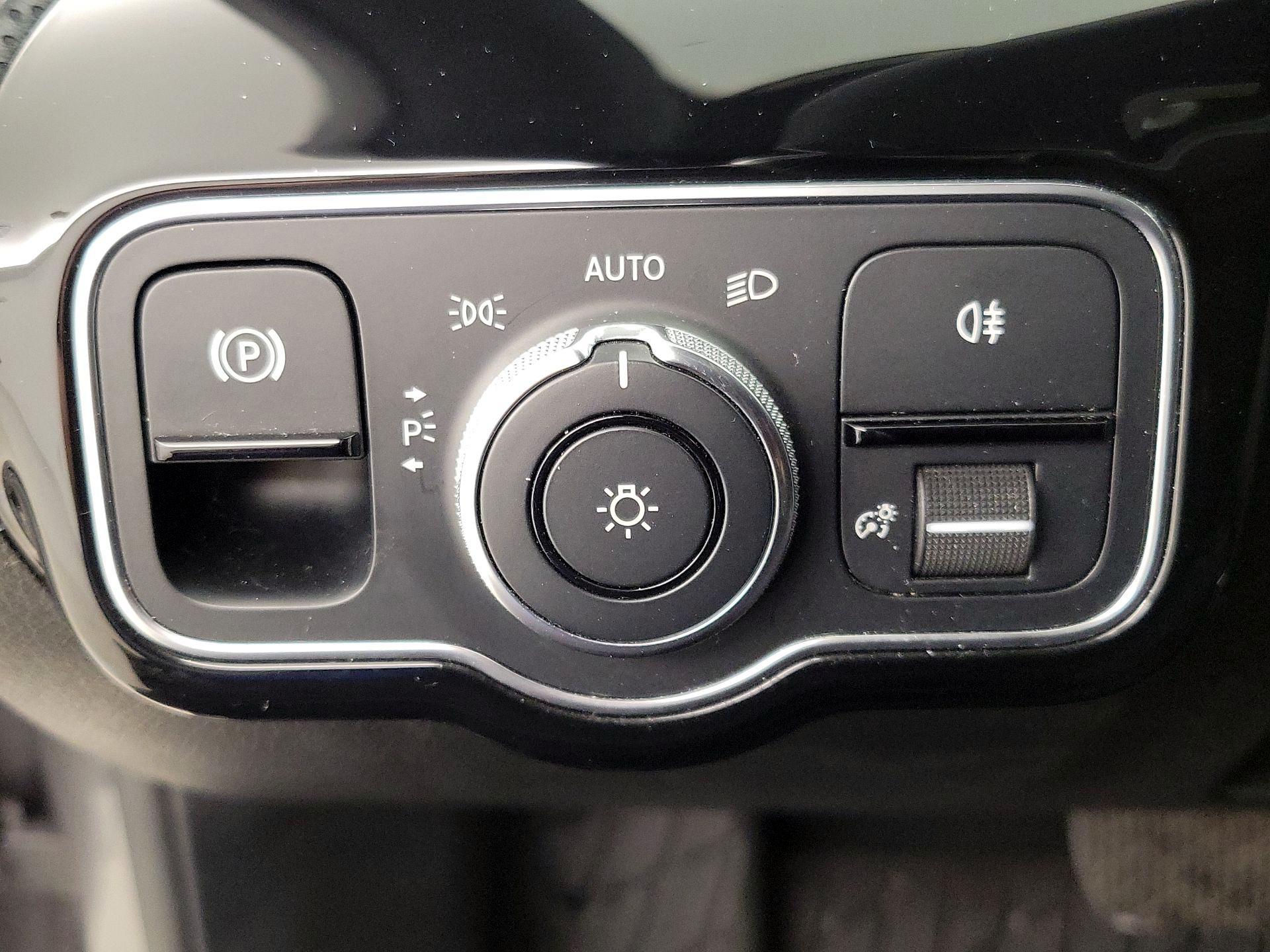 Thumbnail: 2020 Mercedes-Benz A-Class - 13