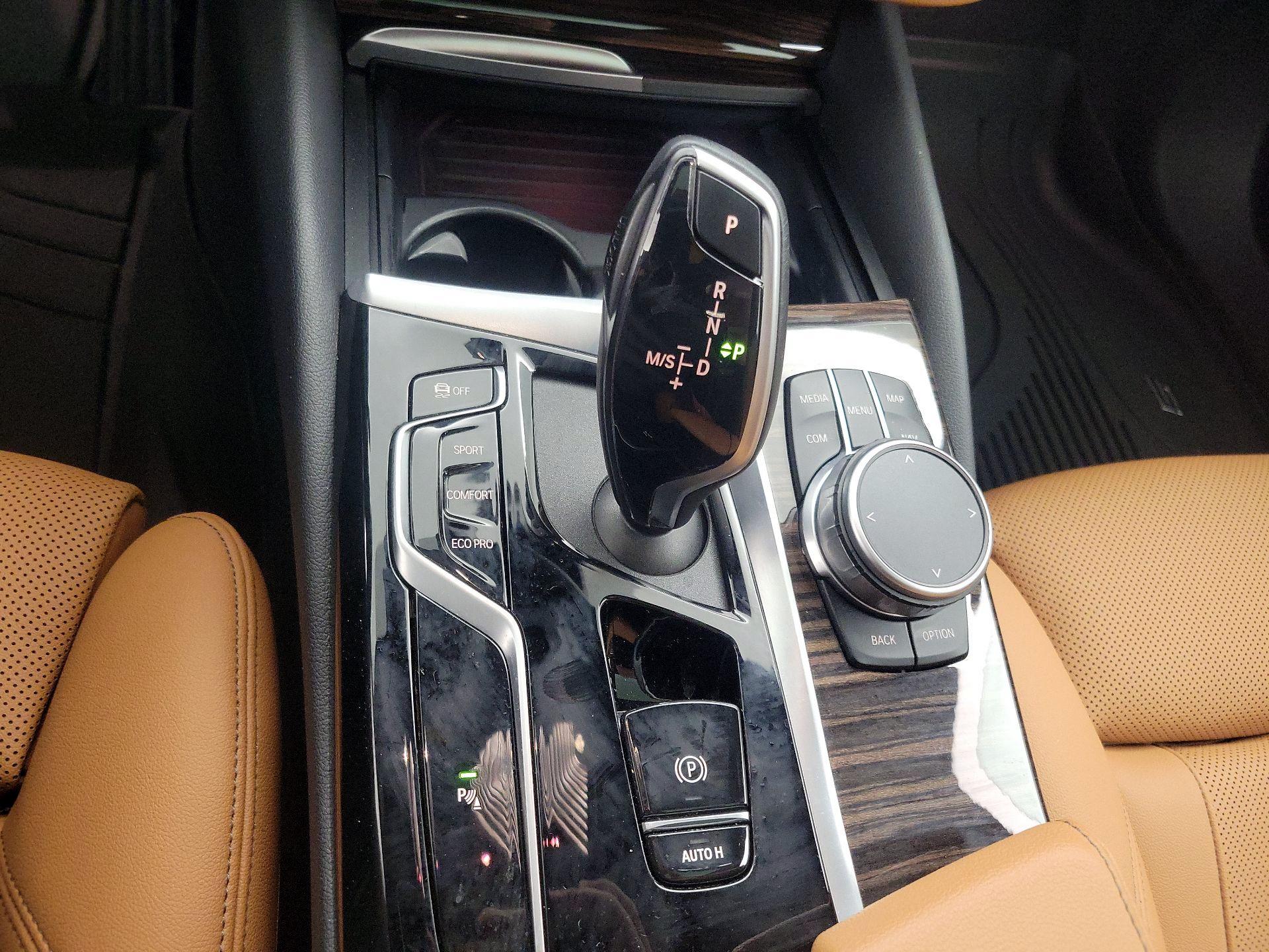 Thumbnail: 2022 BMW 5 Series - 18