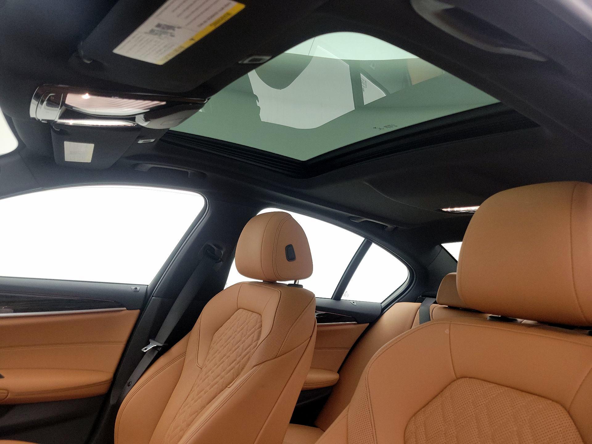 Thumbnail: 2022 BMW 5 Series - 20