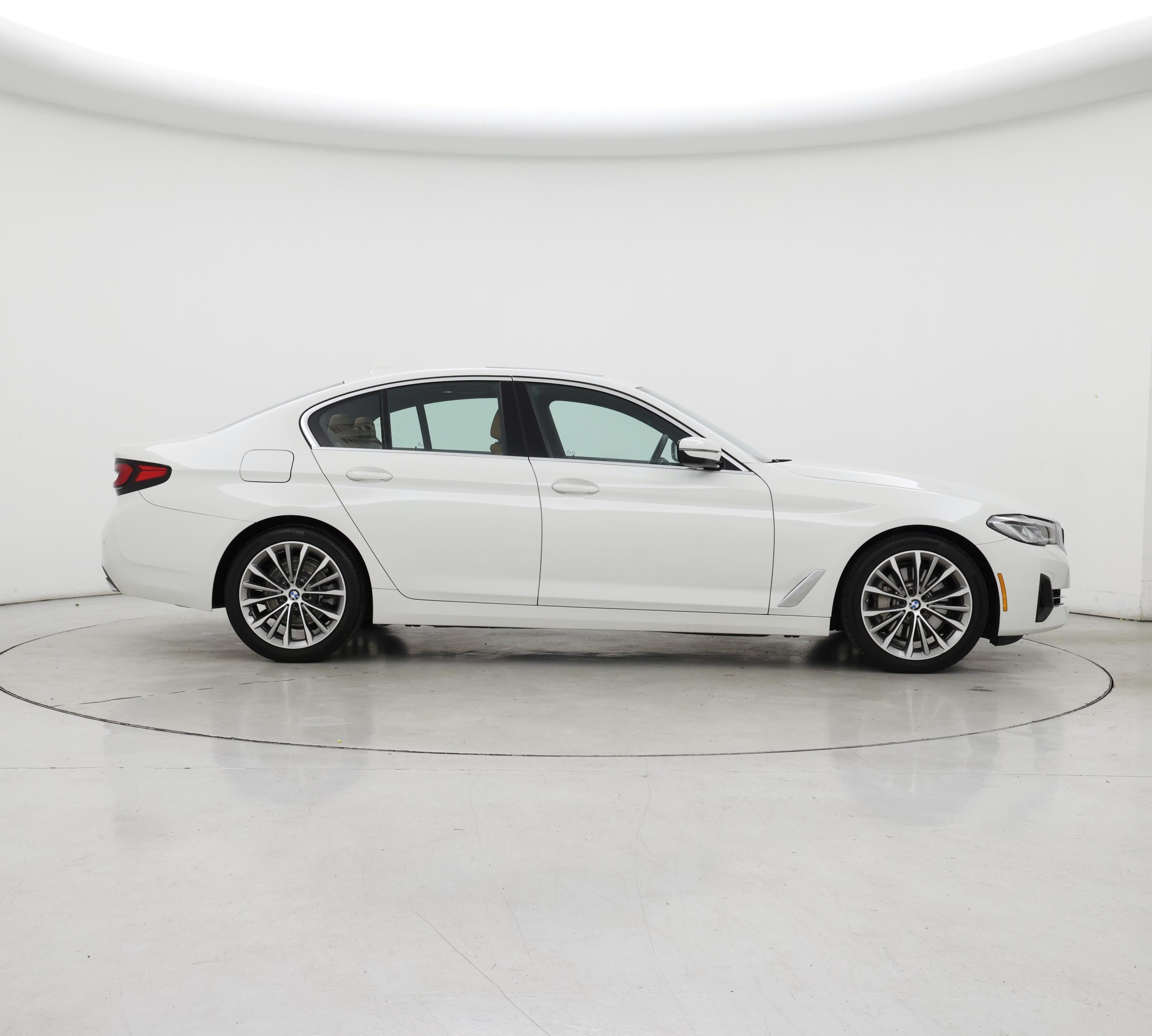 Thumbnail: 2022 BMW 5 Series - 7