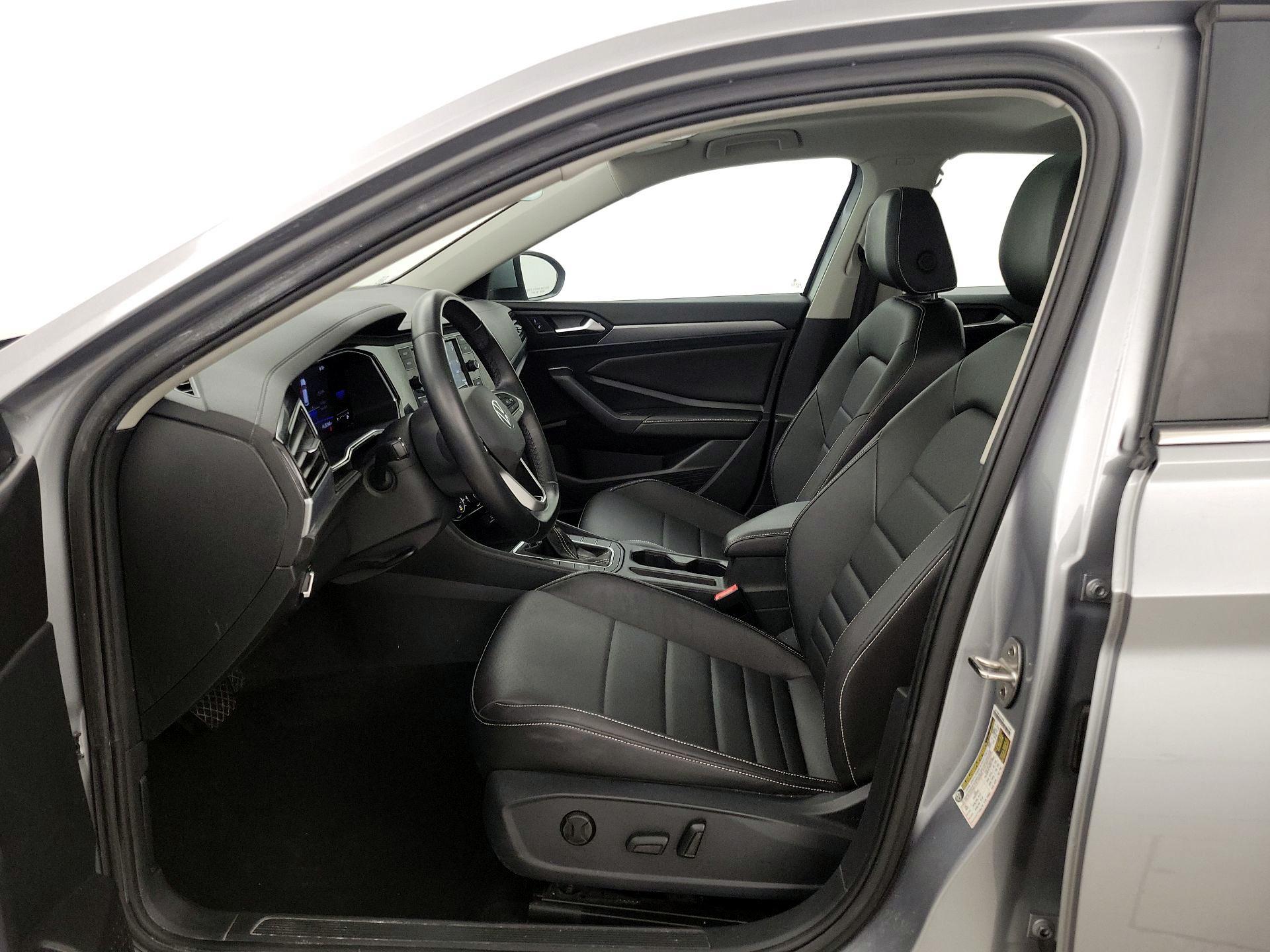 Thumbnail: 2022 Volkswagen Jetta - 11